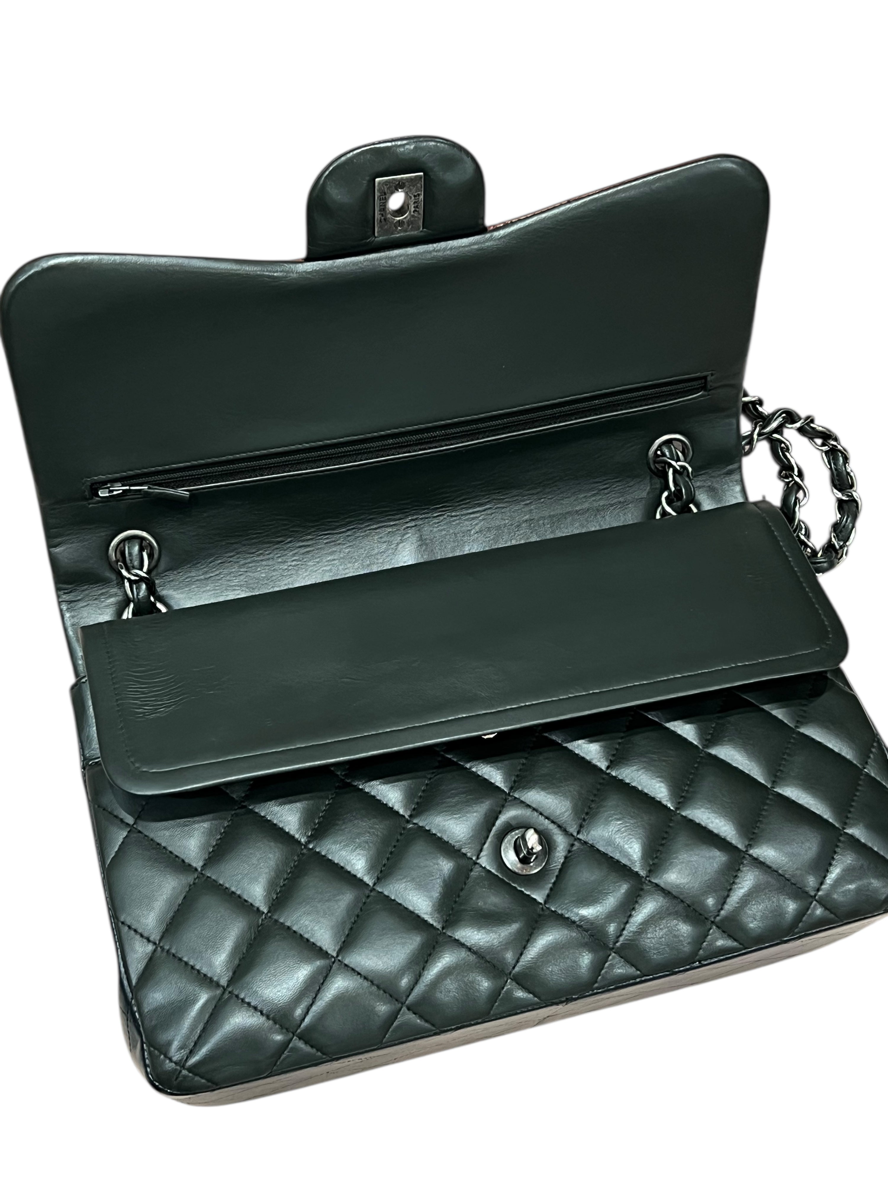 Chanel - sac classique jumbo tricolore marine, kaki, bordeaux