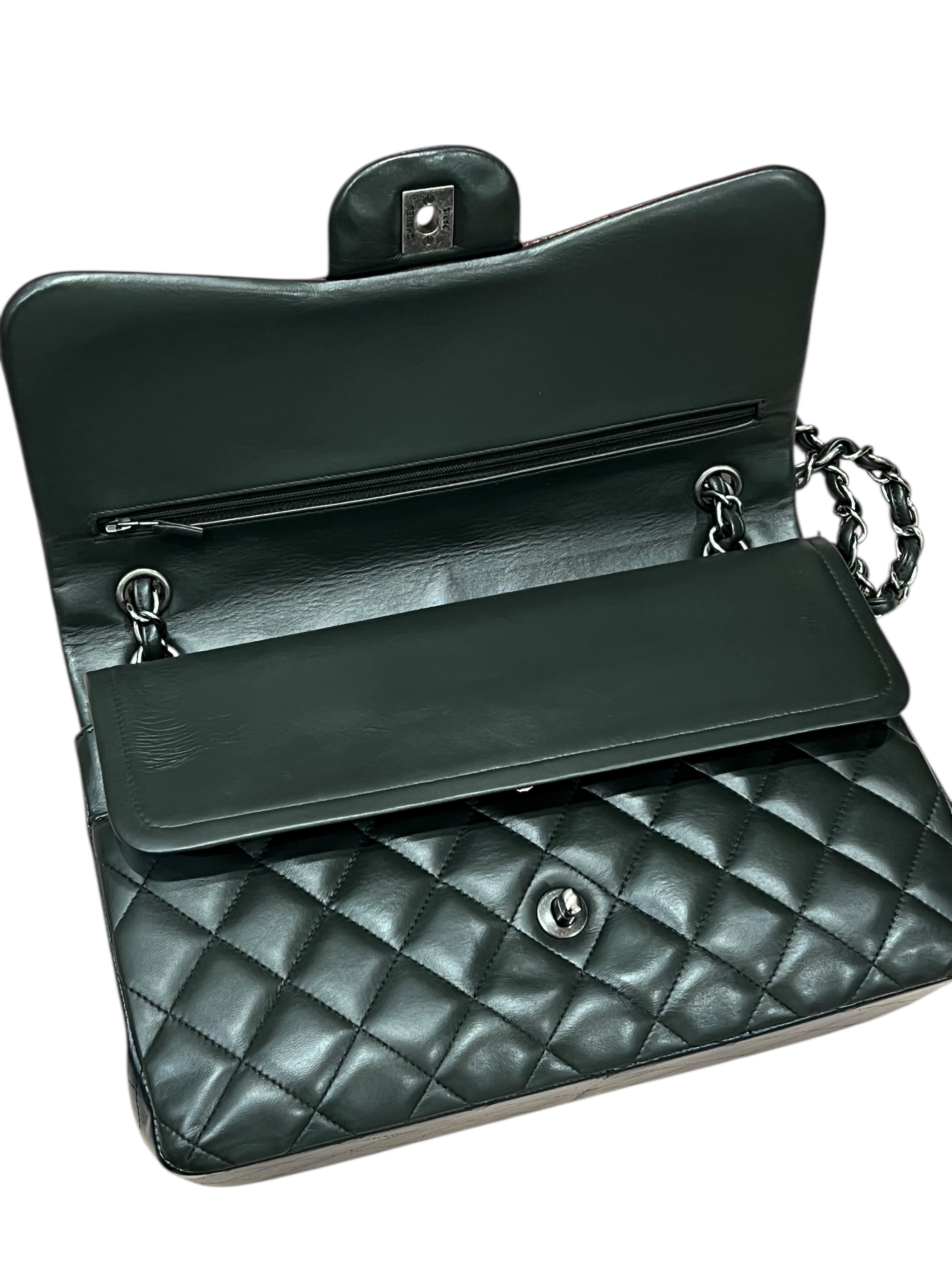 Chanel - sac classique jumbo tricolore marine, kaki, bordeaux