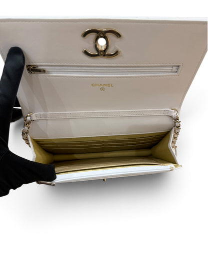 Chanel - Sac Wallet on chain