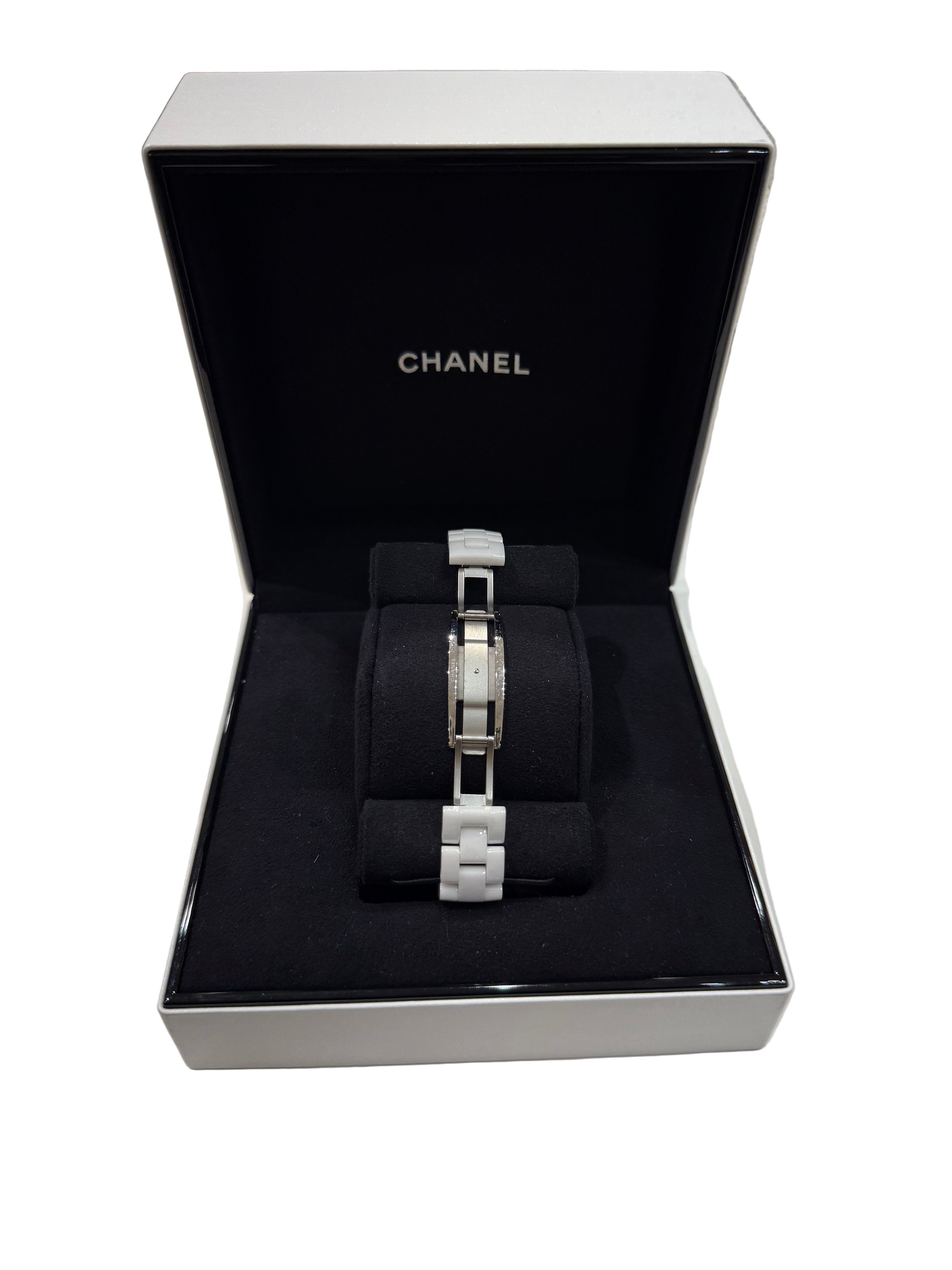 Chanel - Montre J12 céramique blanche 33MM