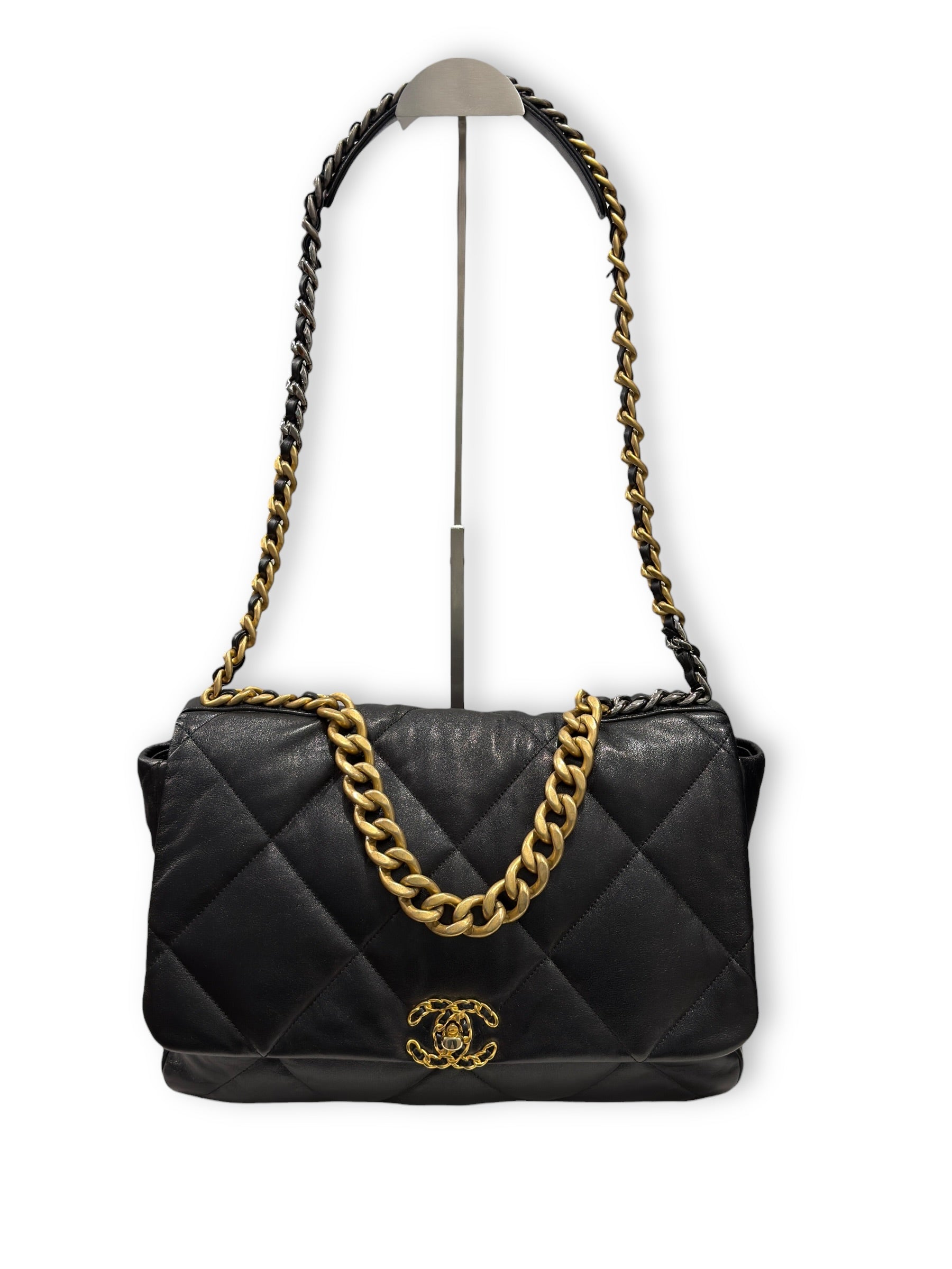 Sac Chanel Maxi 19 | Les Folies d’Eugénie