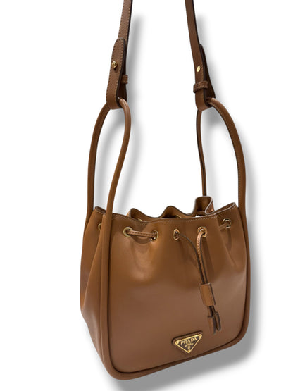 Prada - Sac seau Darling Camel