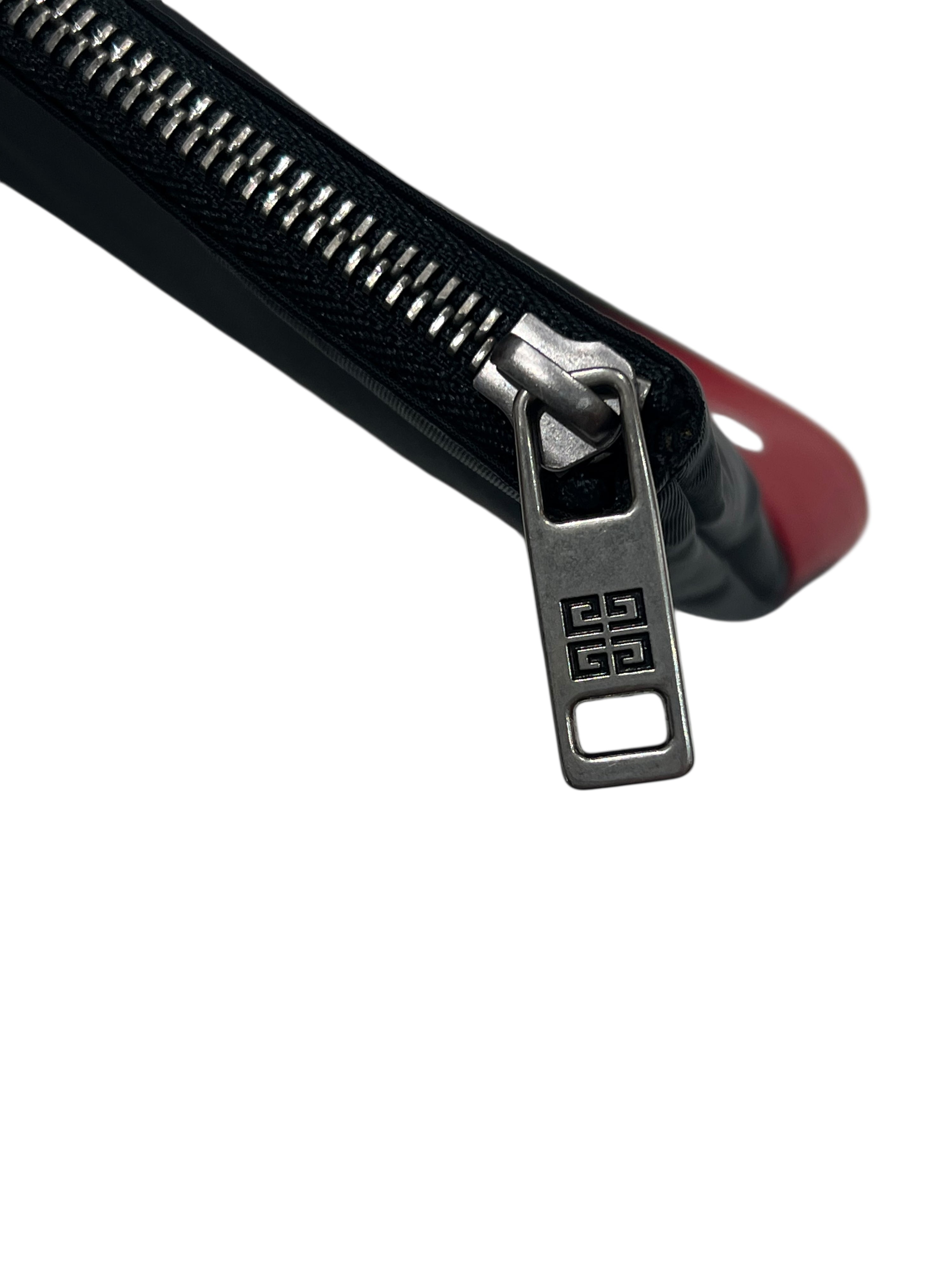 Givenchy - Pochette in nylon nera e rossa