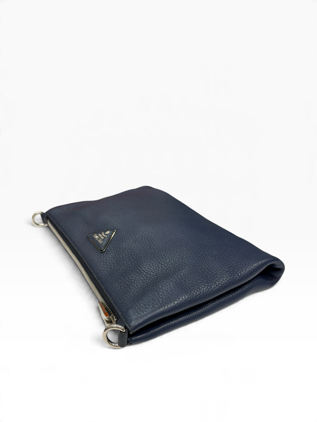 Prada - sac pochette cuir grainé marine