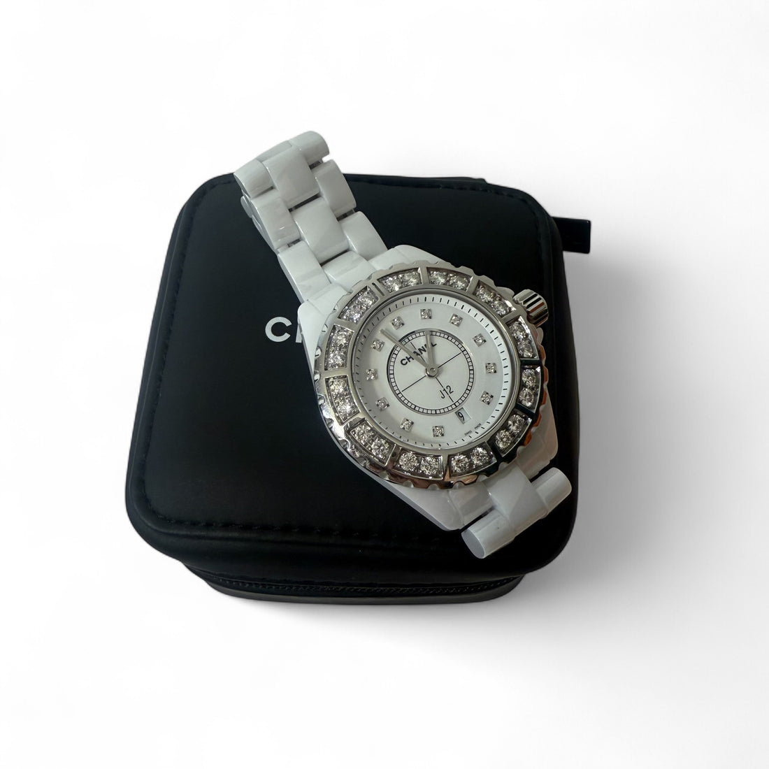 Chanel - Montre J12 blanche et diamants