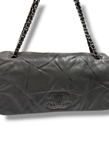 Chanel - Sac Classique allongé vert de gris irisé