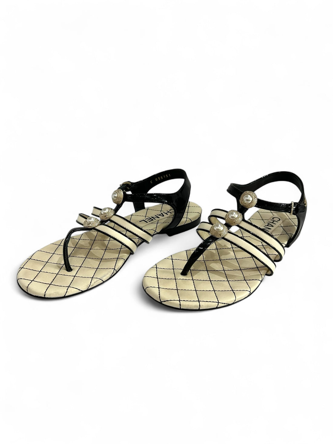 Chanel - Sandales avec brides et perles t.38