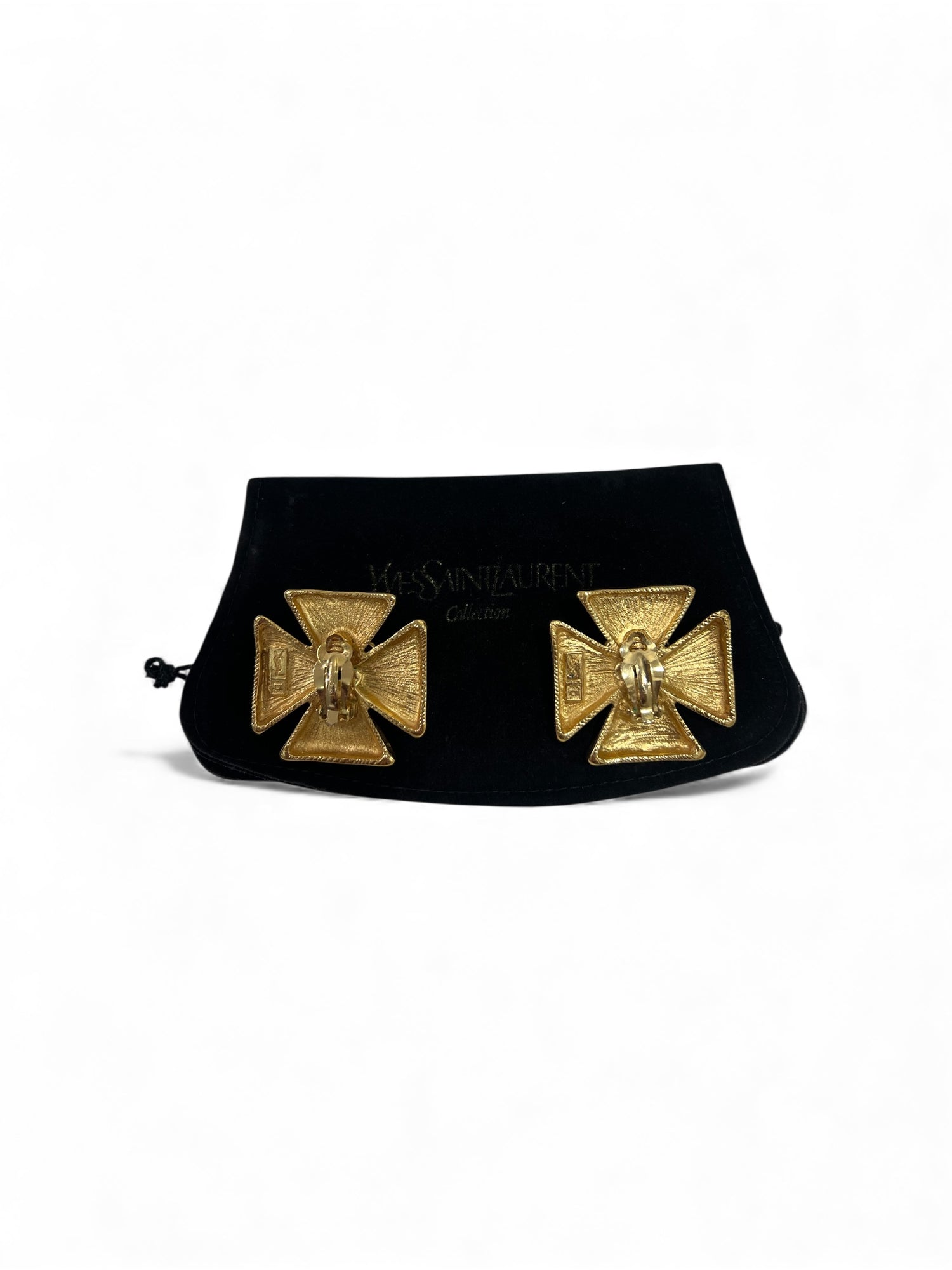 Yves St Laurent - Boucle d’oreilles à clip croix effet martelé