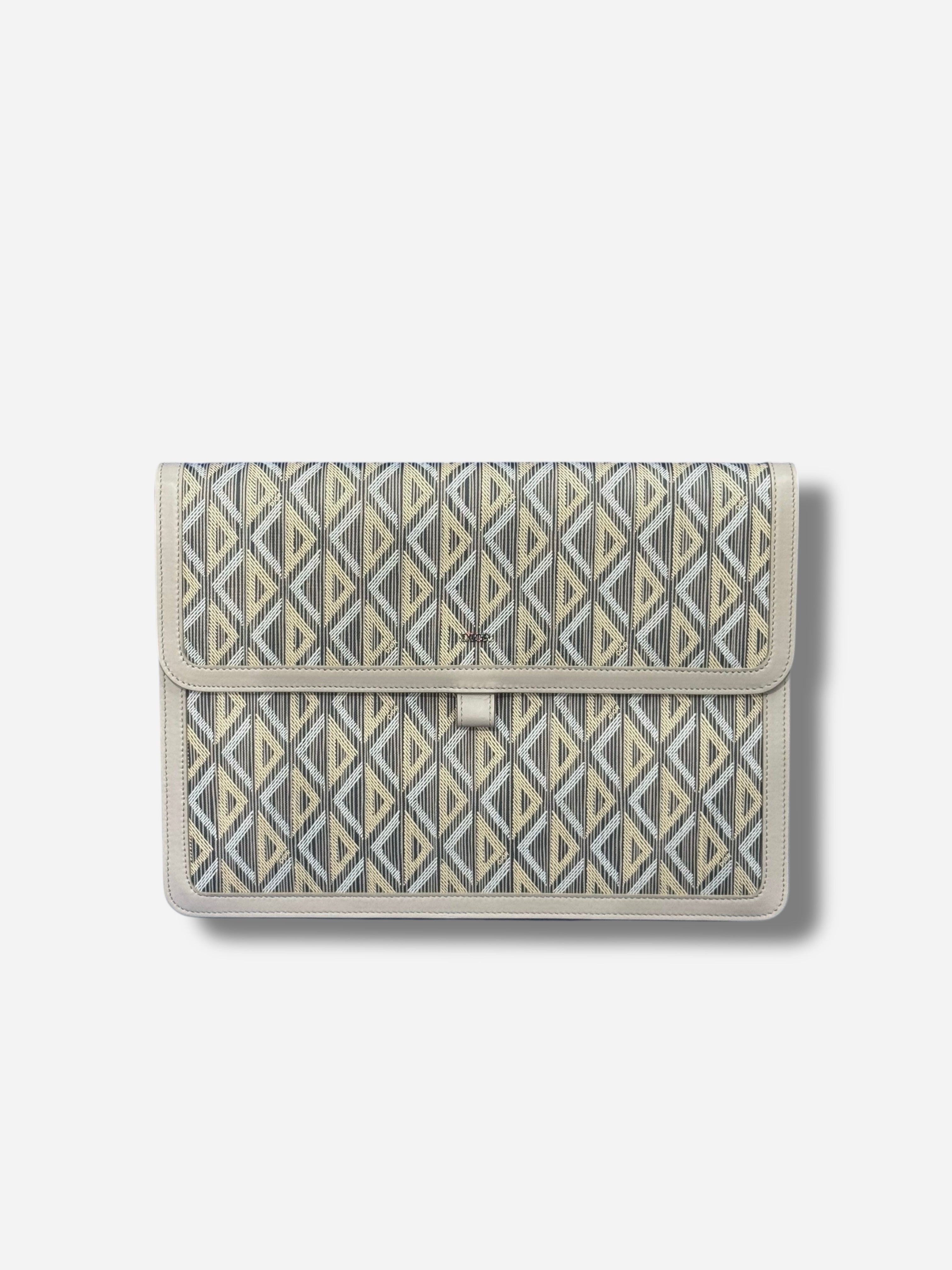 Dior - Pochette A4 CD Maxi Greige