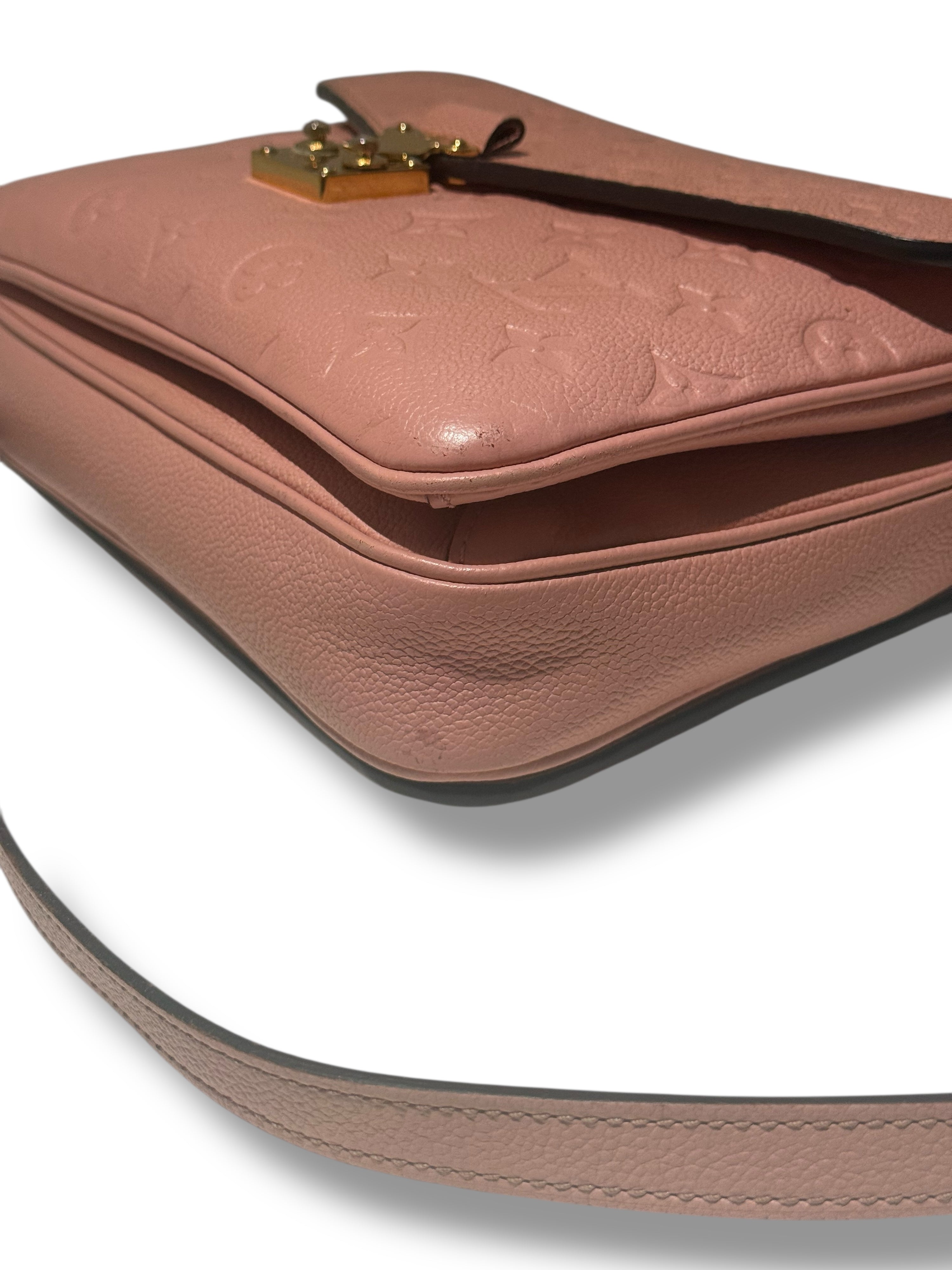 Louis Vuitton - Métis-Tasche geprägt Rose Sakura