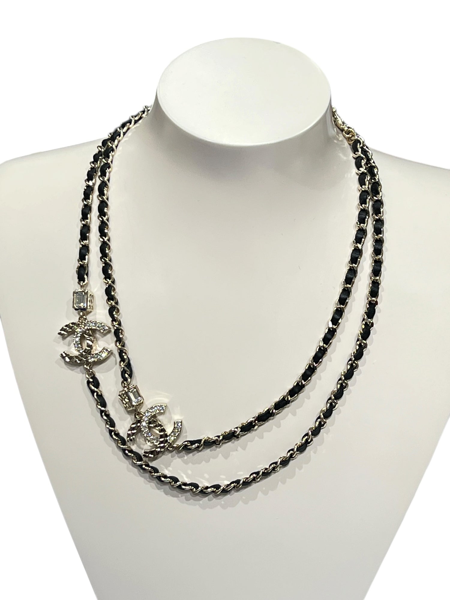 Chanel sautoir chaîne entrelacée de cuir