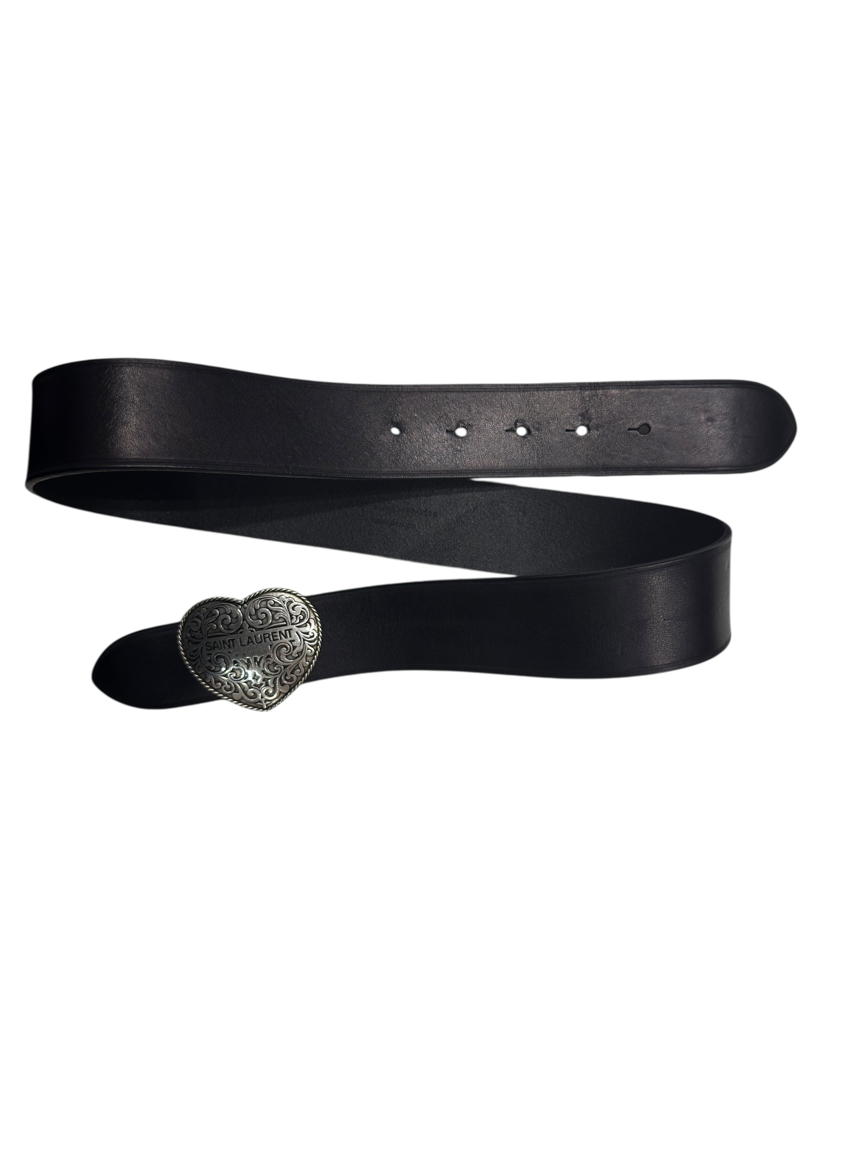 Saint Laurent - Schwarzer Ledergürtel mit silberner Herzschließe T80