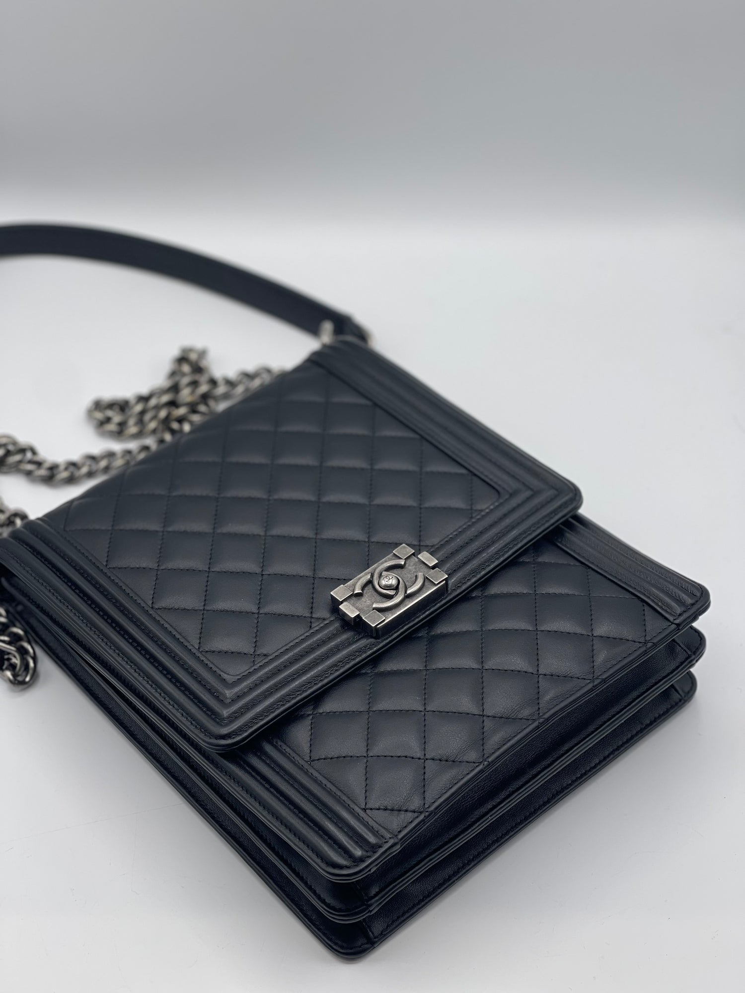 Chanel - Sac Boy allongé