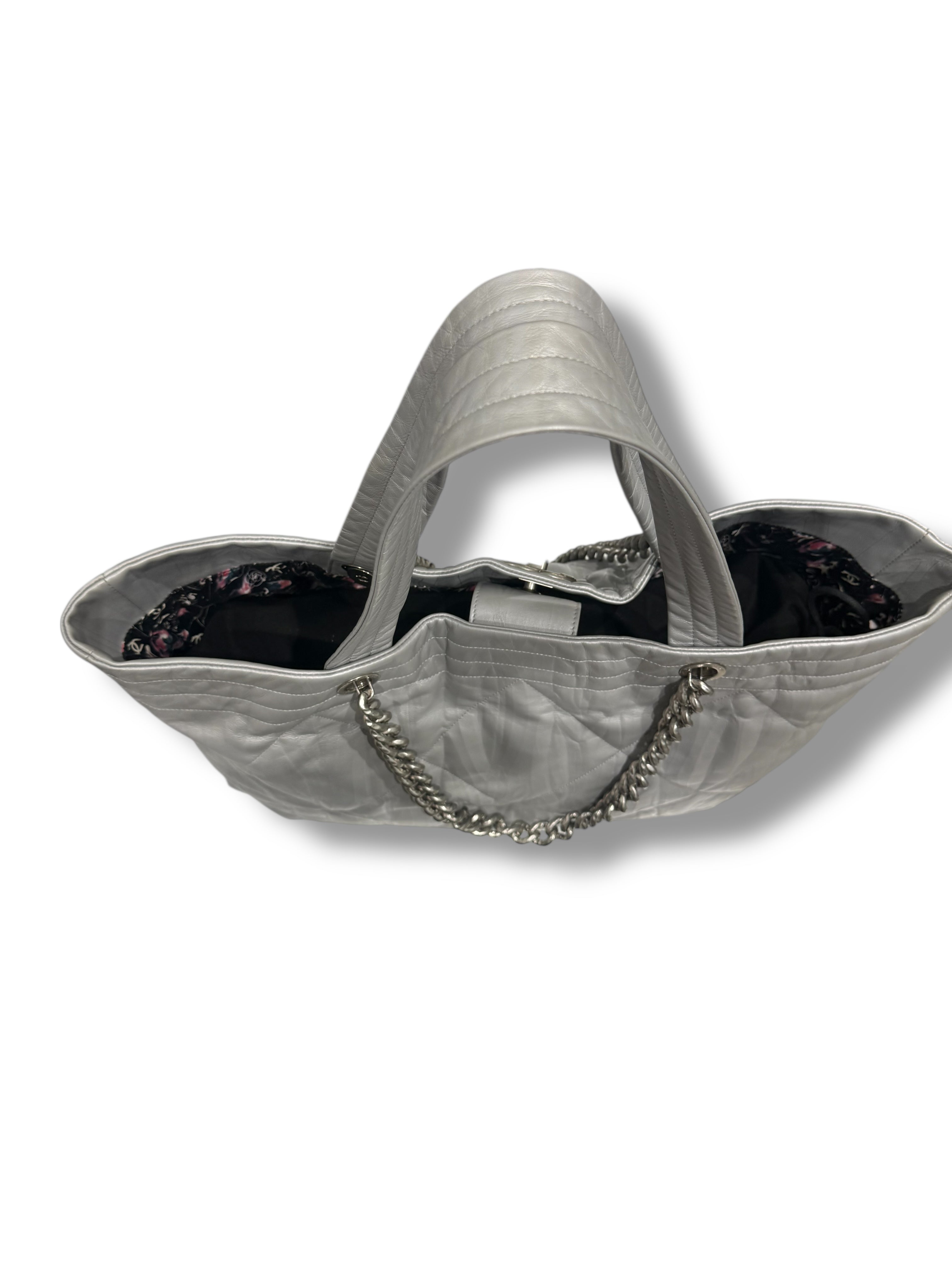 Chanel - Sac cabas Maxi 19 Argenté