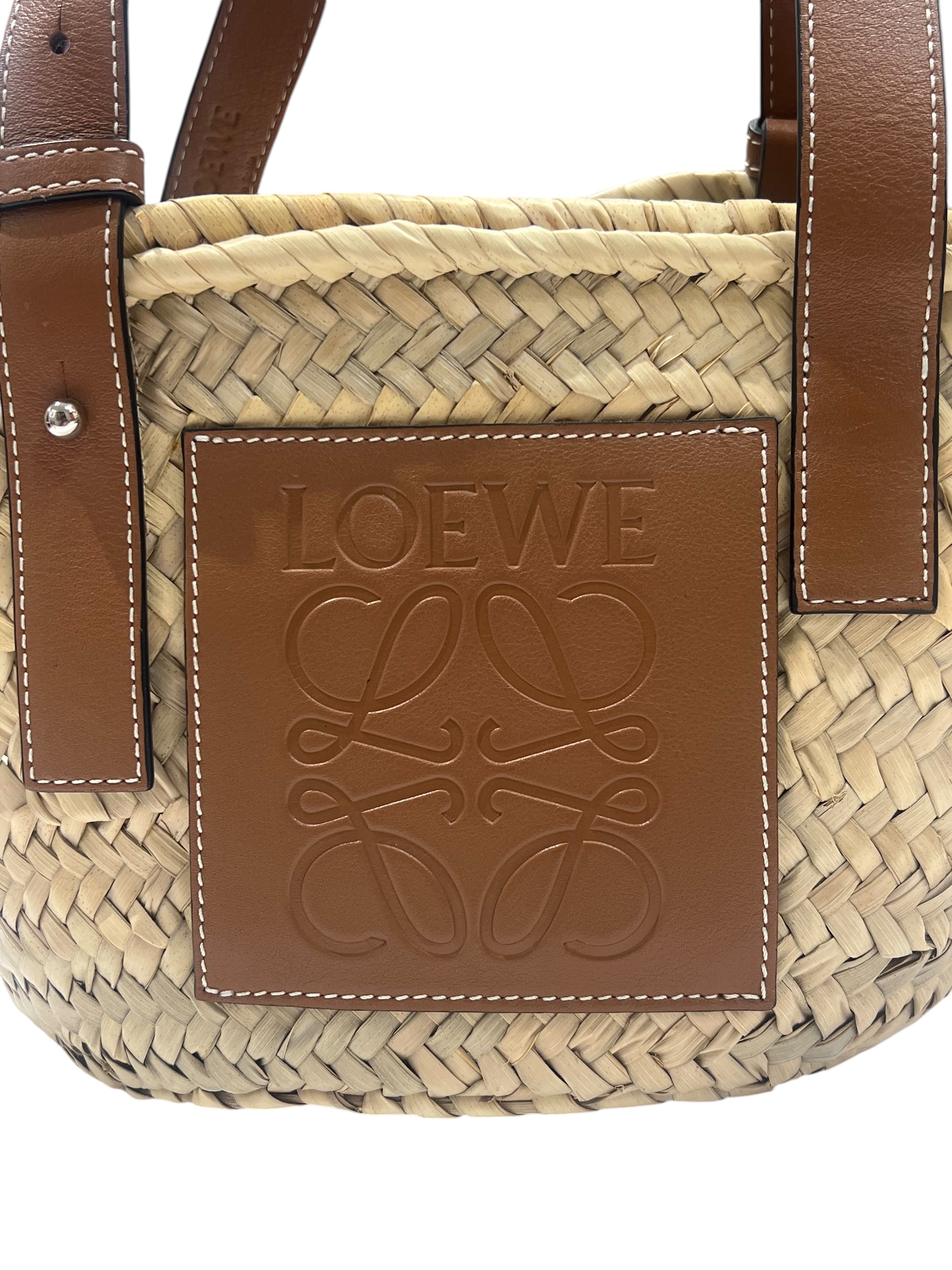 Loewe – Korbtasche aus Palmfaser und Leder, Gold PM