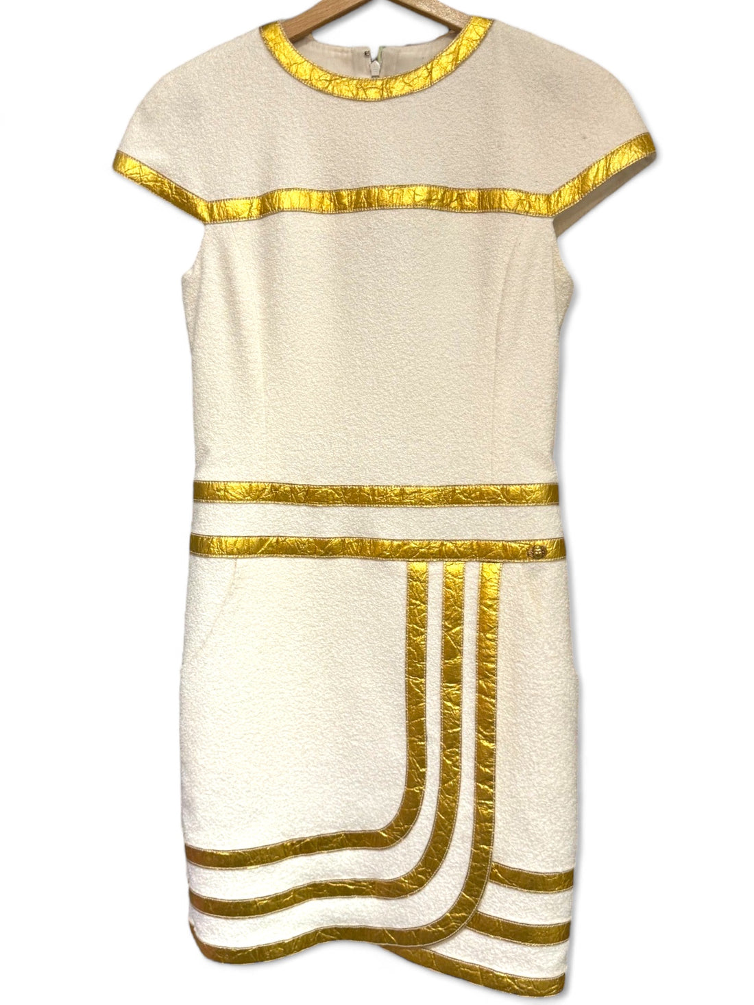 Chanel - Robe blanche et dorée T34