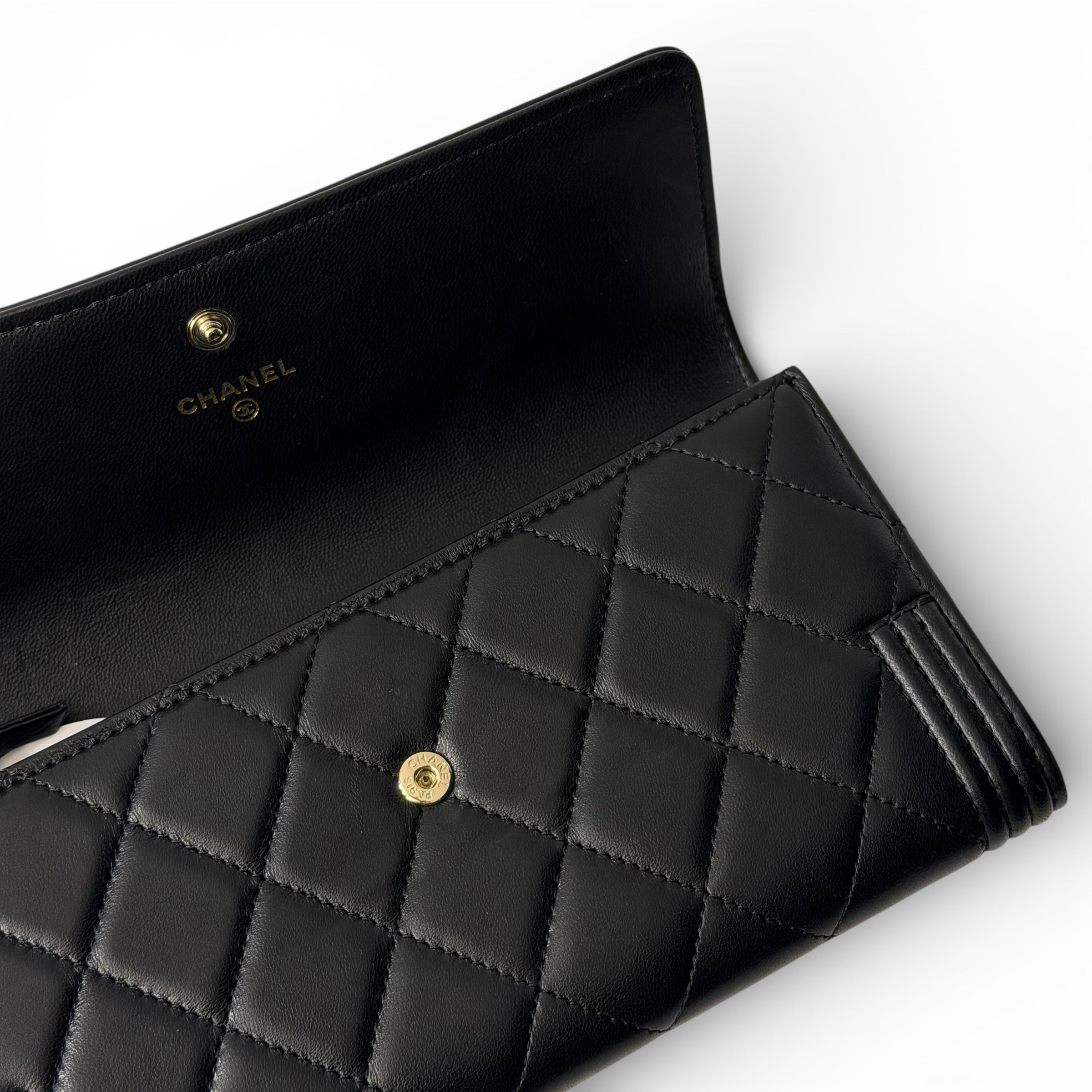 Chanel - Portefeuille BOY | Les Folies d’Eugénie