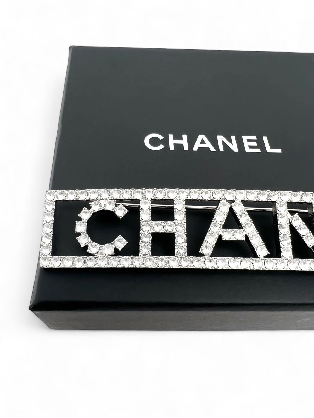 Chanel - Brosche mit Kristallen