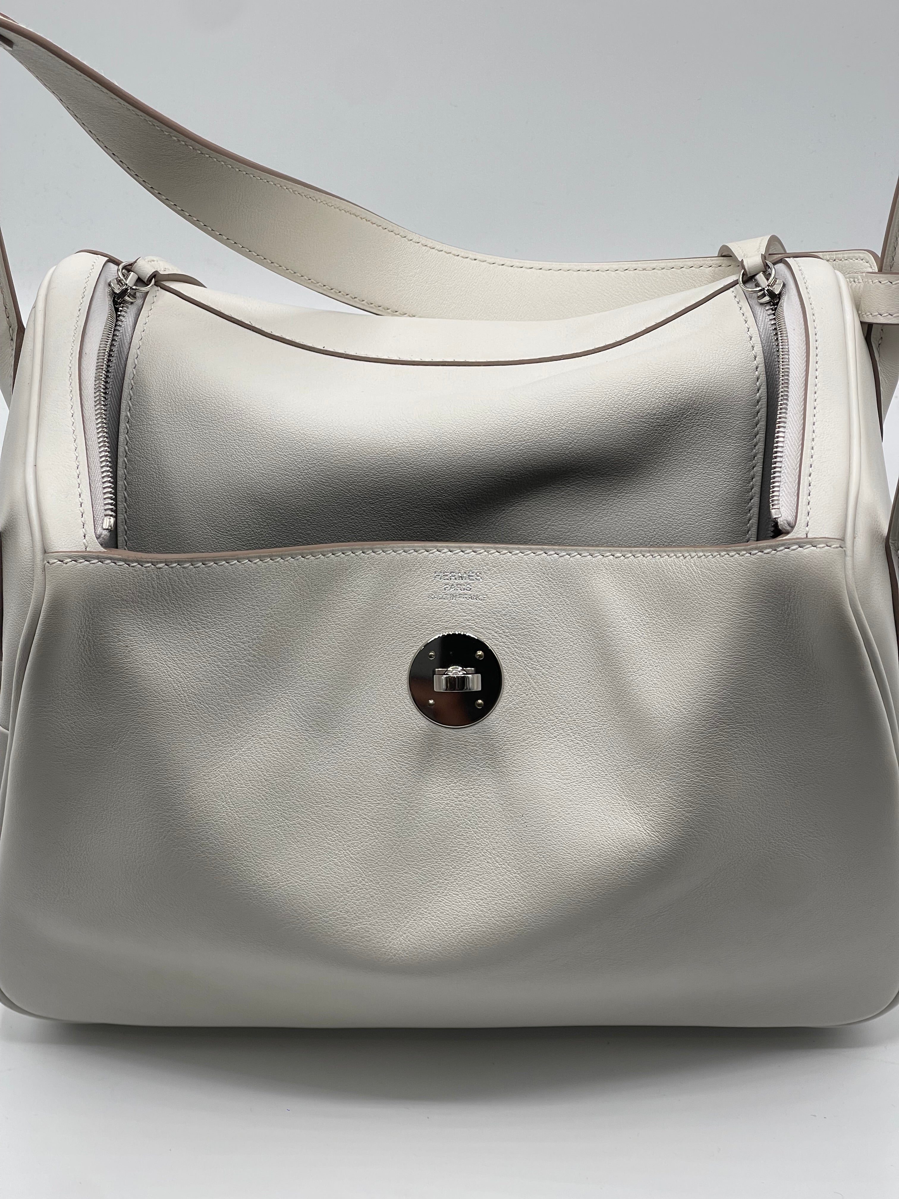 Hermès - Sac Lindy 26 Swift gris pale