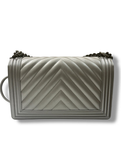 Chanel - Sac Boy 28 argenté