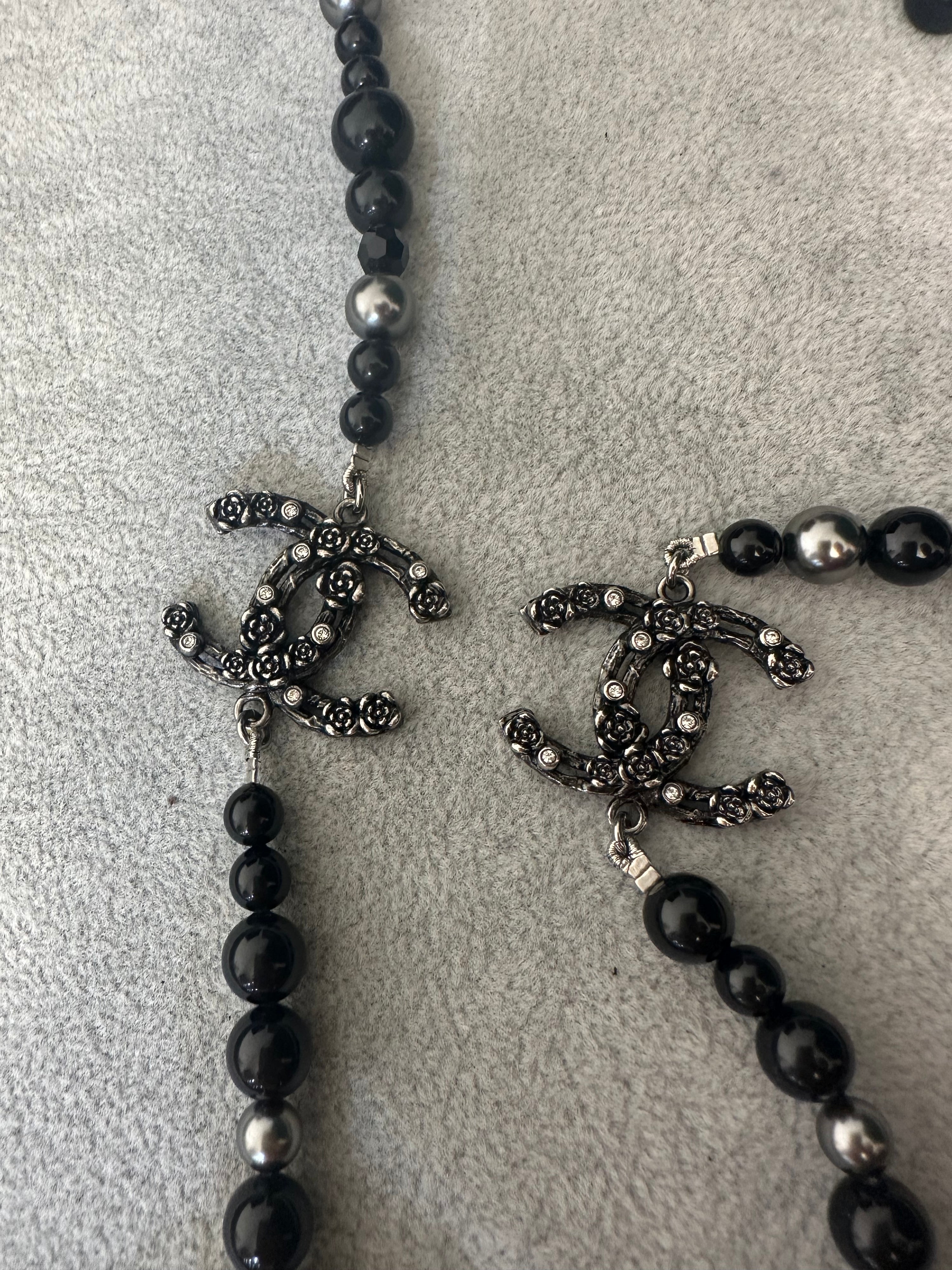 Chanel - Long necklace
