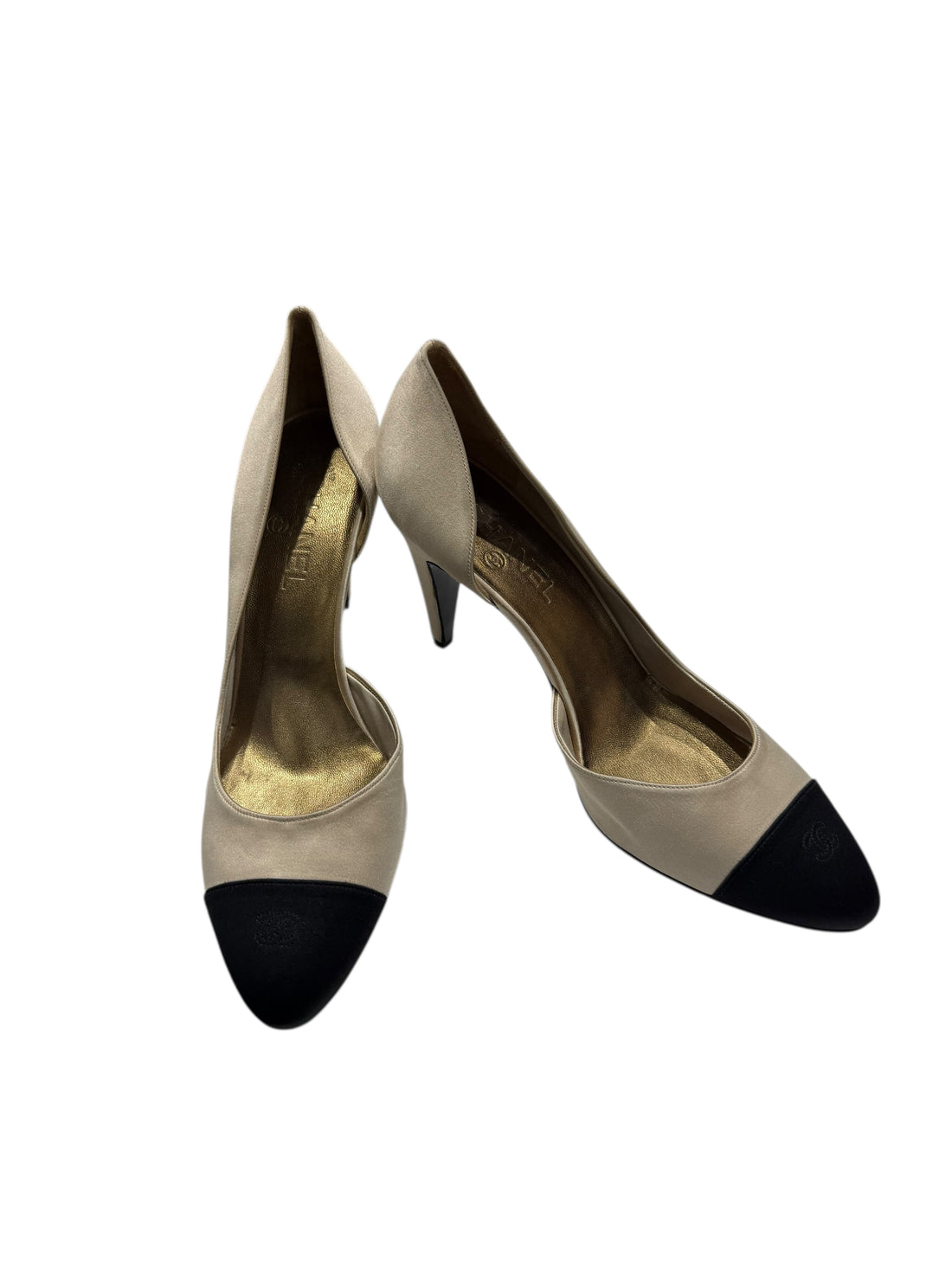 Chanel - Escarpins en satin beige et bout noir T40 1/2