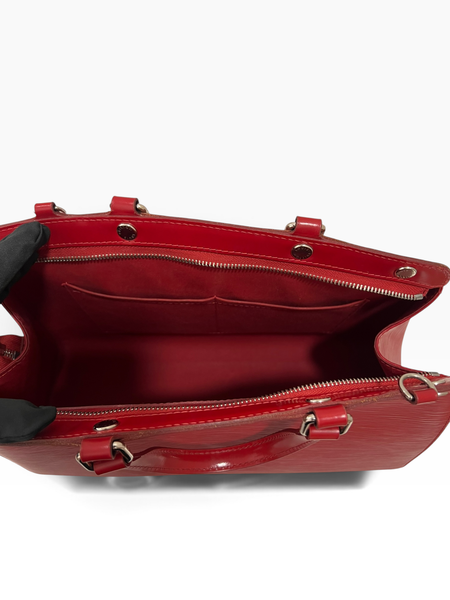 Louis Vuitton - Sac Brea rouge