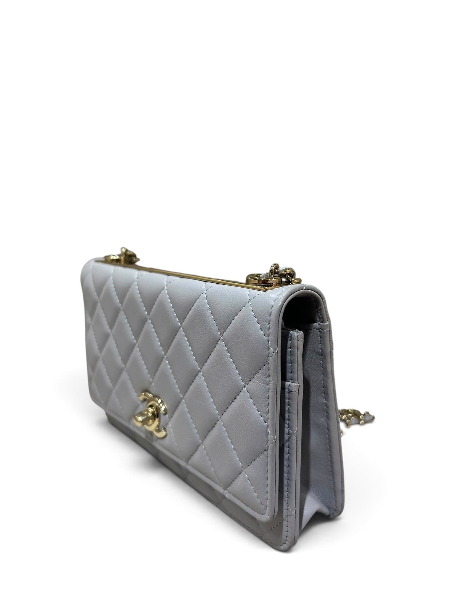 Chanel - Wallet en Chain avec plaque Doré