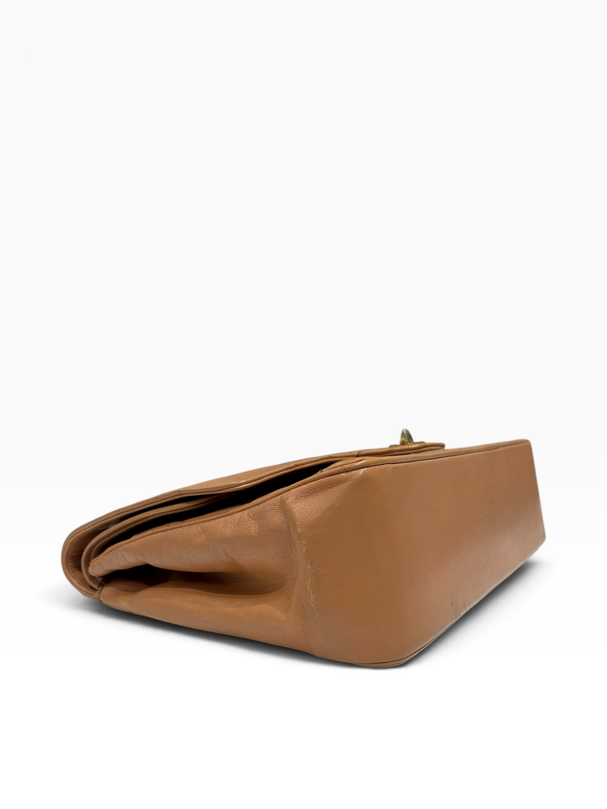 Chanel - Sac Timeless Medium cuir matelassé beige
