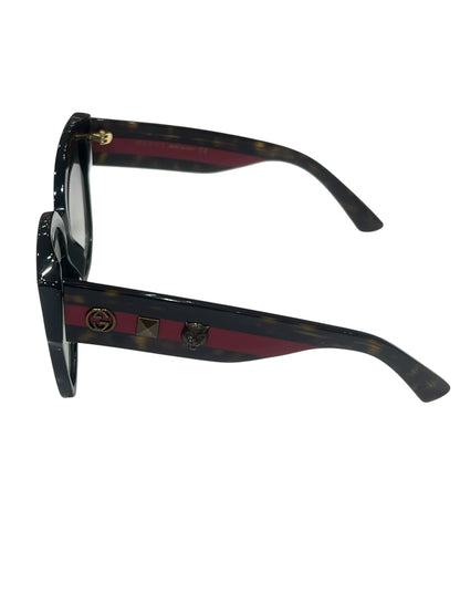 Gucci - solaires oversize noires bandes et charms