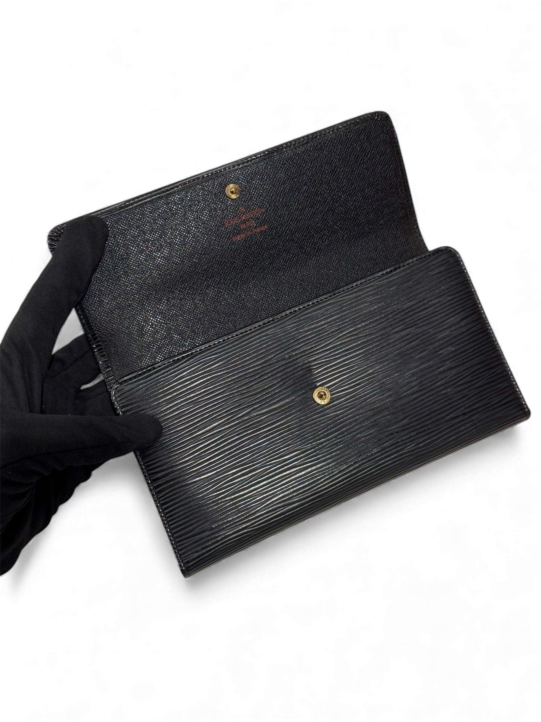 Louis Vuitton - Black Epi leather wallet