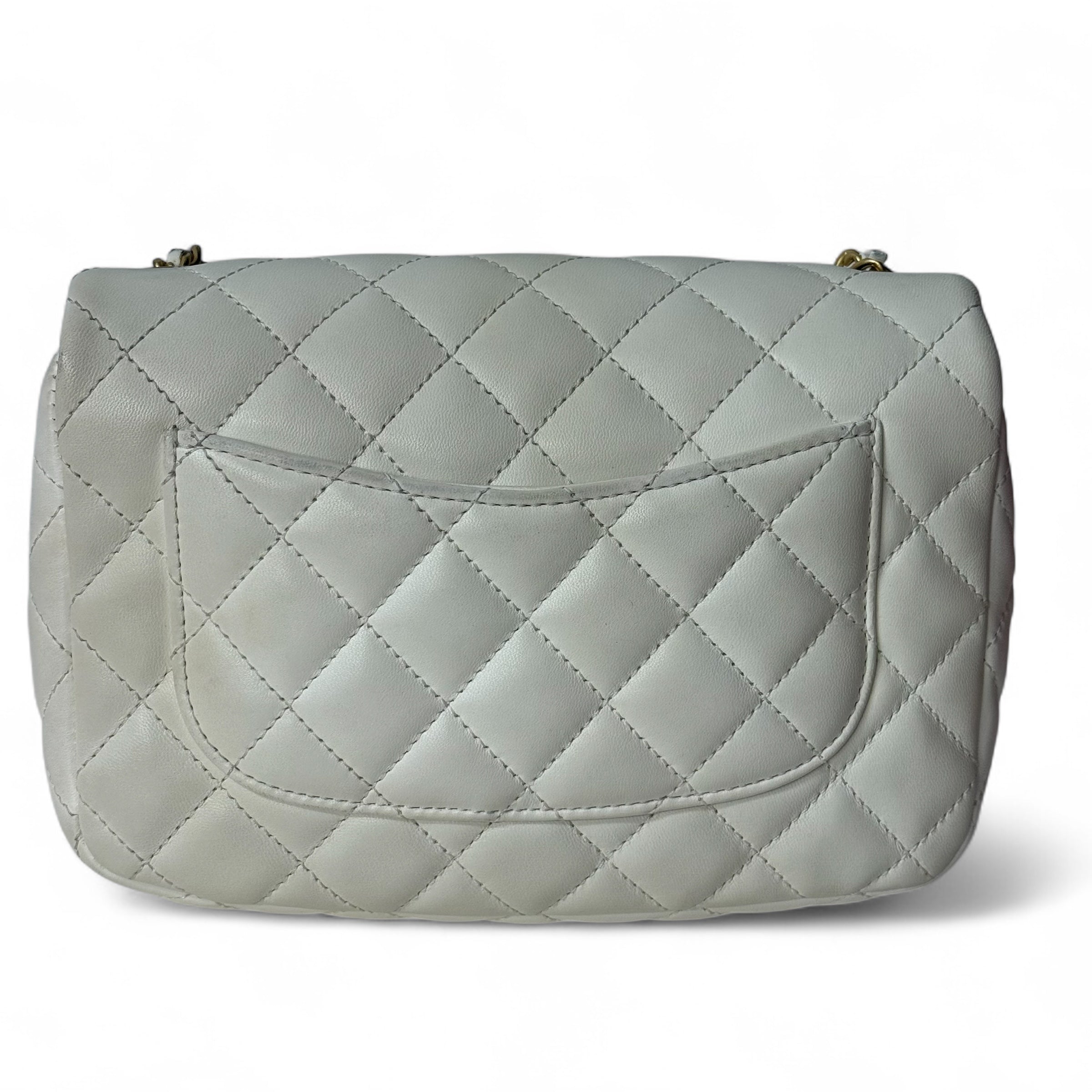 Chanel - Weißer Umhängetasche mit Klappe