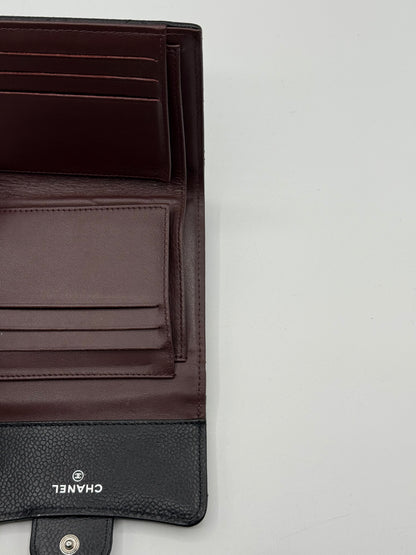Chanel - Portefeuille à rabat PM caviar noir