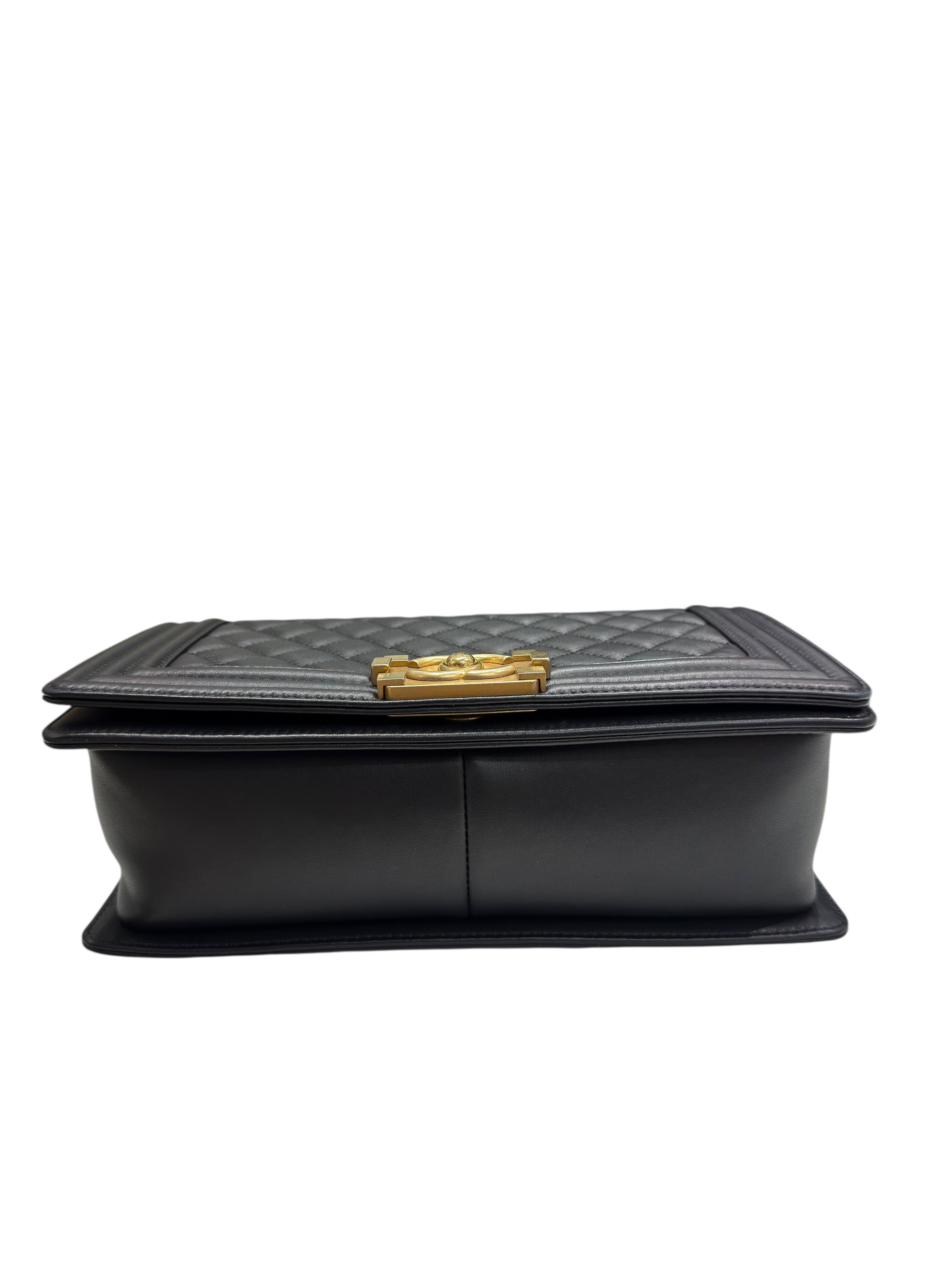 Chanel - Borsa Boy classica in pelle nera e finiture dorate