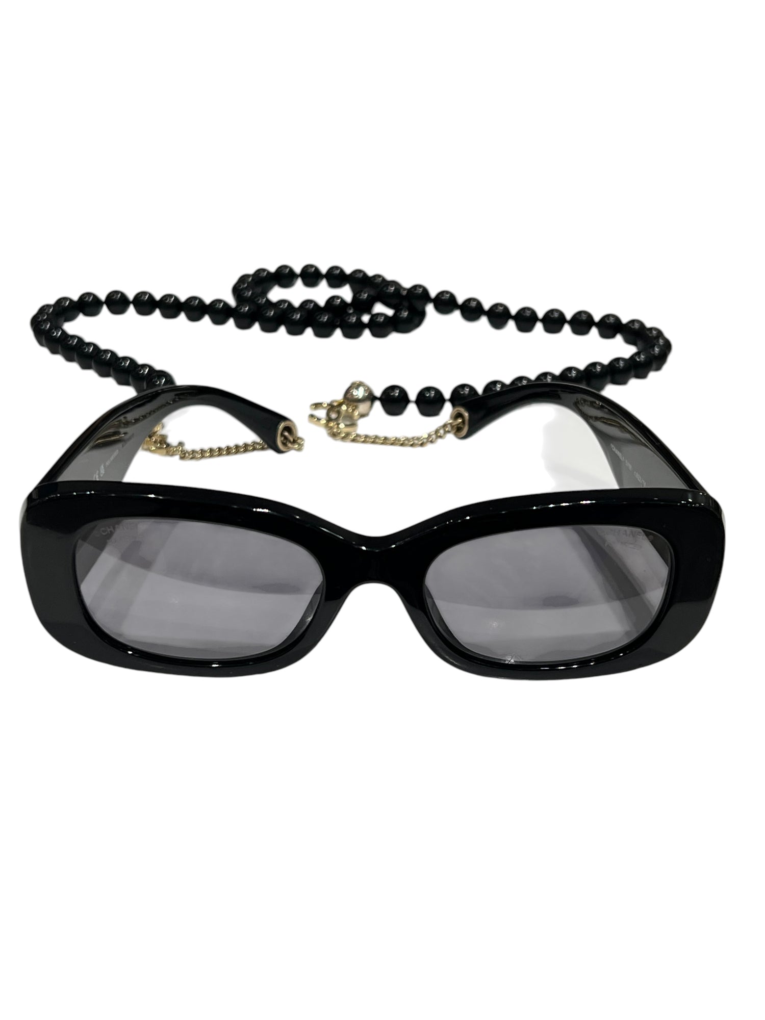 Chanel - solaires avec chaîne perlées noires