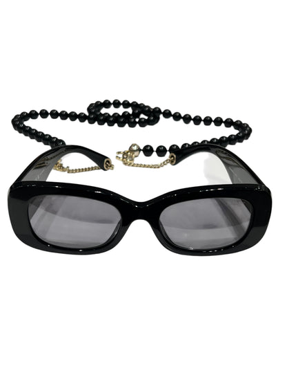 Chanel - solaires avec chaîne perlées noires