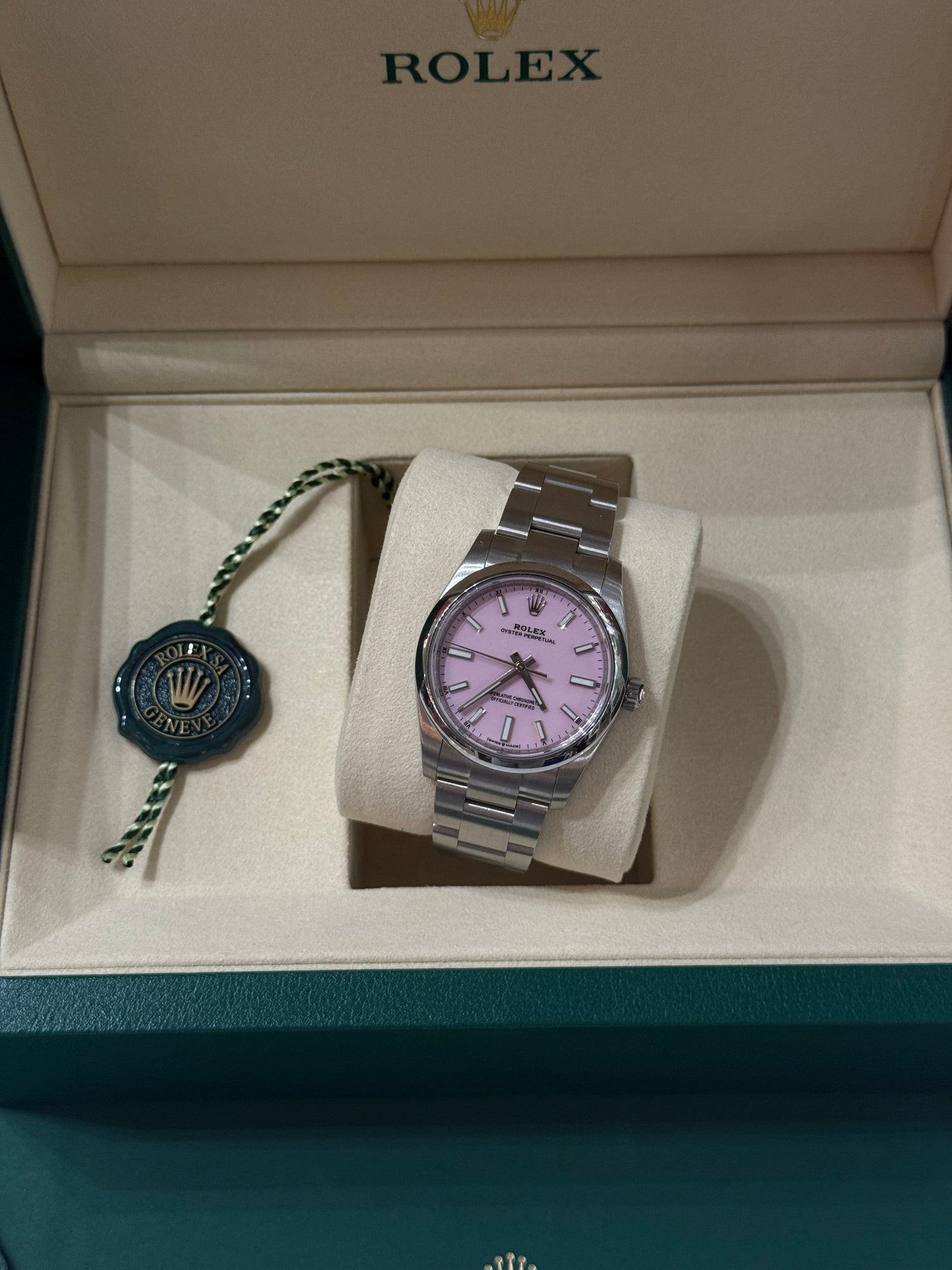 Rolex - Montre Oyster 34 mm Candy rose 2025
