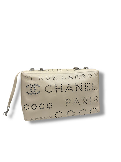 Chanel - Sac mademoiselle perforé écru