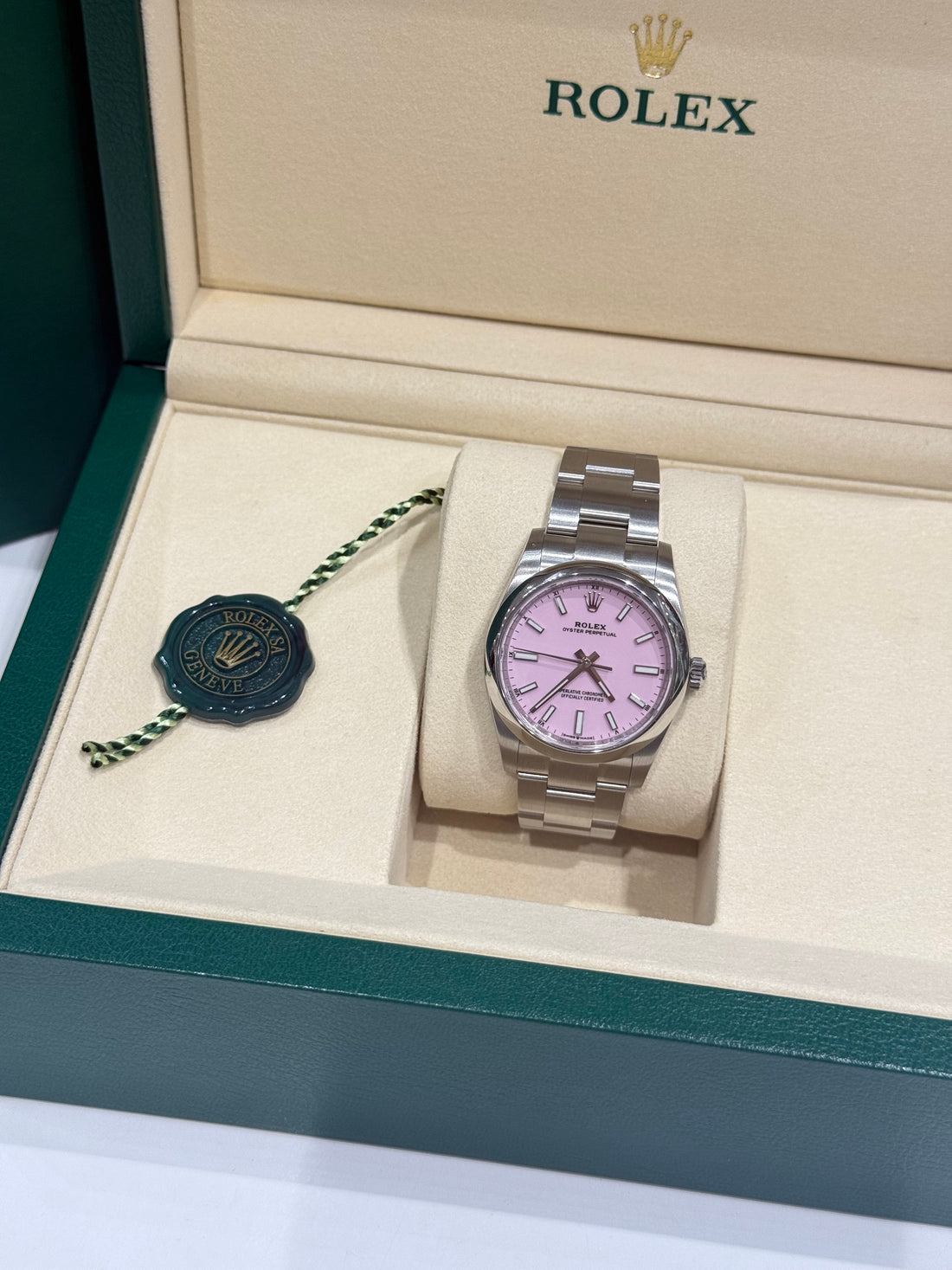 Rolex - Montre Oyster 34 mm Candy rose 2025