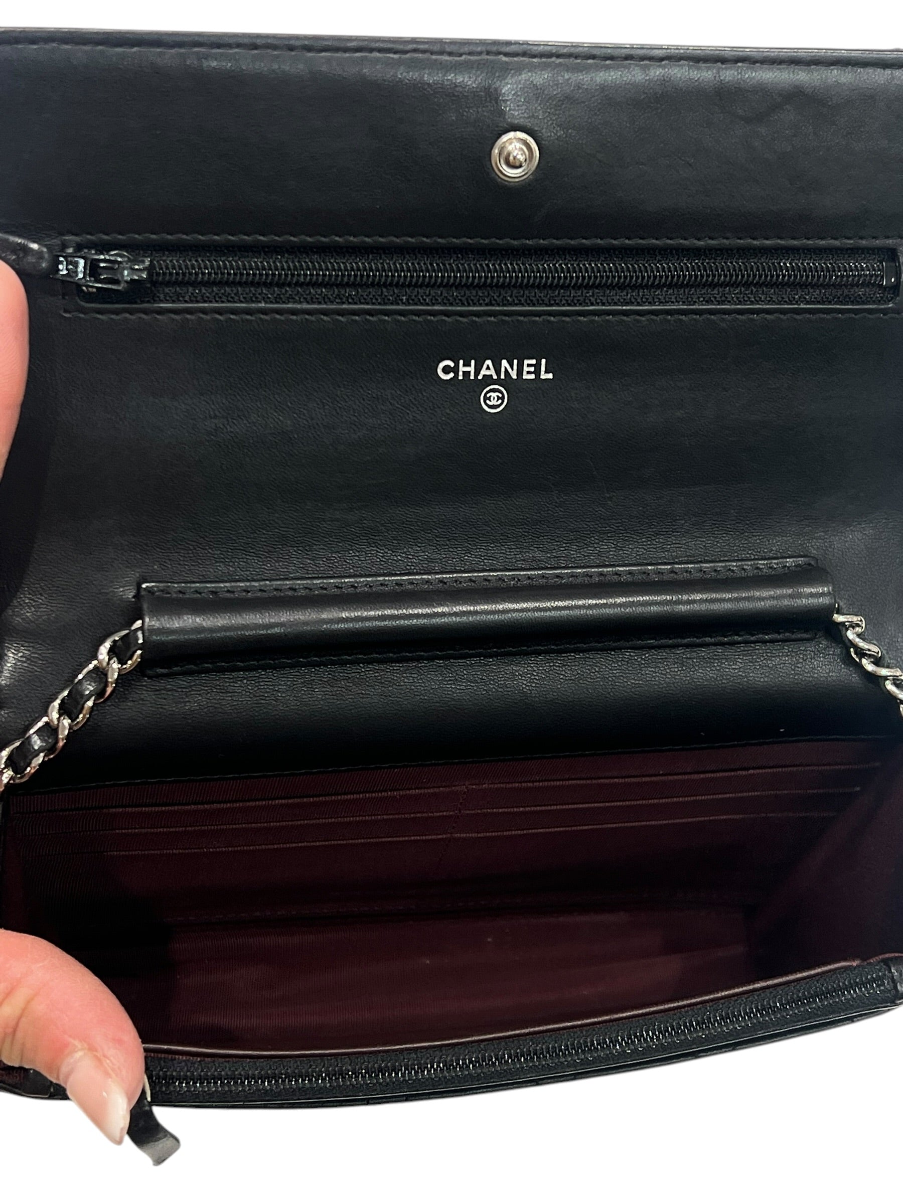 Chanel - Wallet on Chain classico in pelle nera con finiture argentate