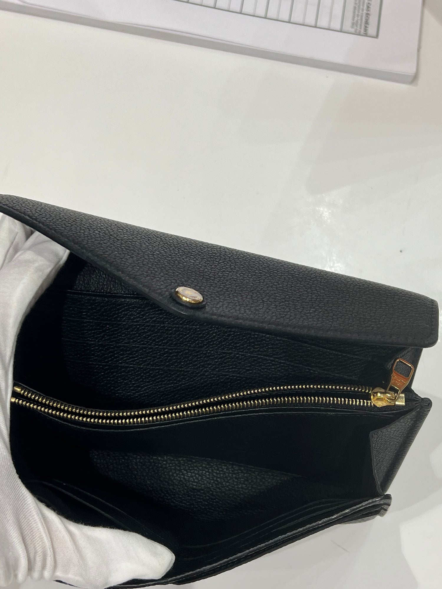 Louis Vuitton - portefeuille Sarah cuir empreinte noir