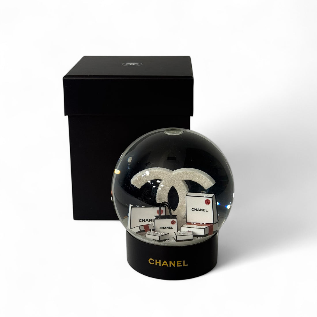 Chanel - Schneekugel