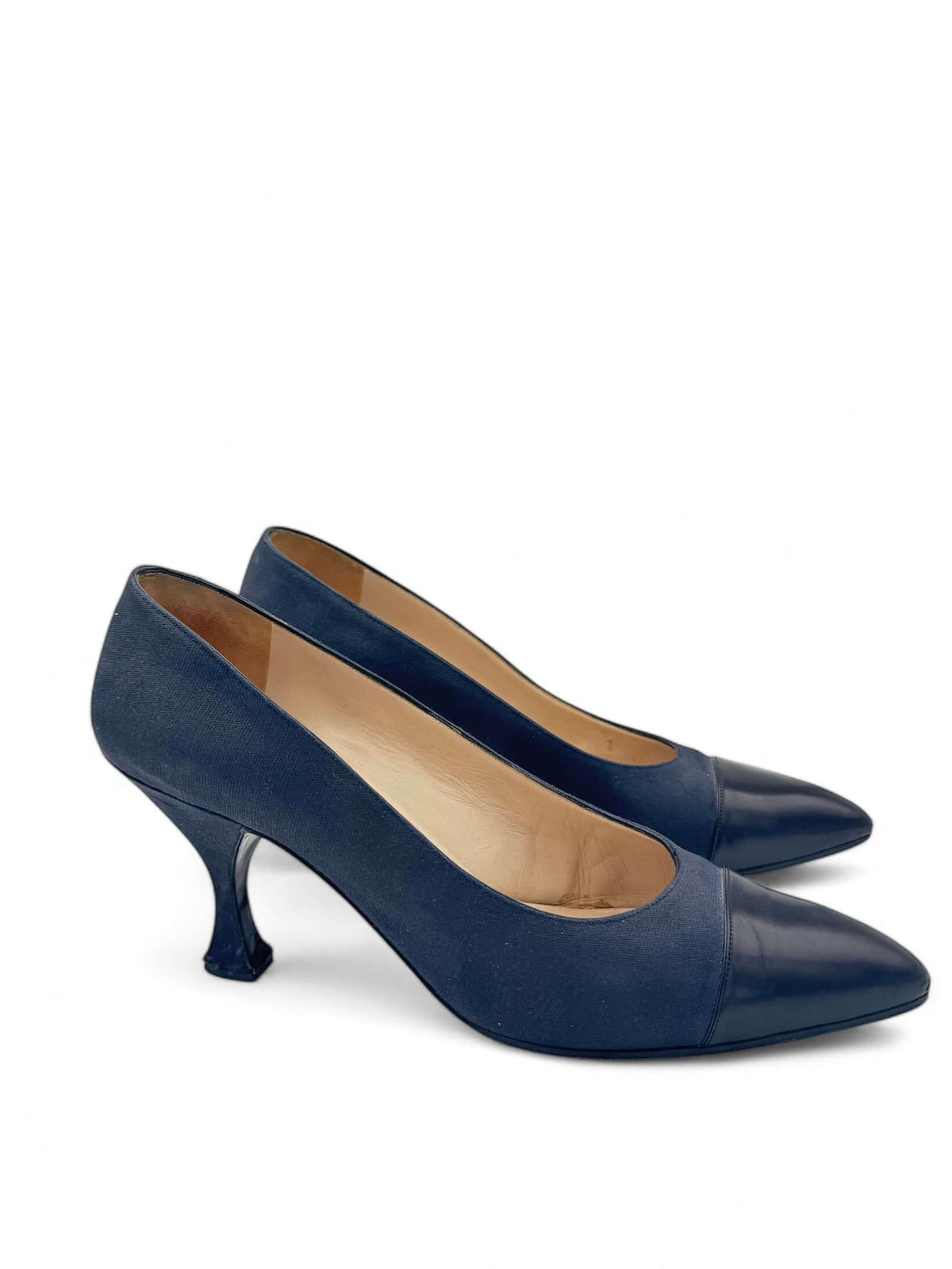 Chanel - Two-tone pump