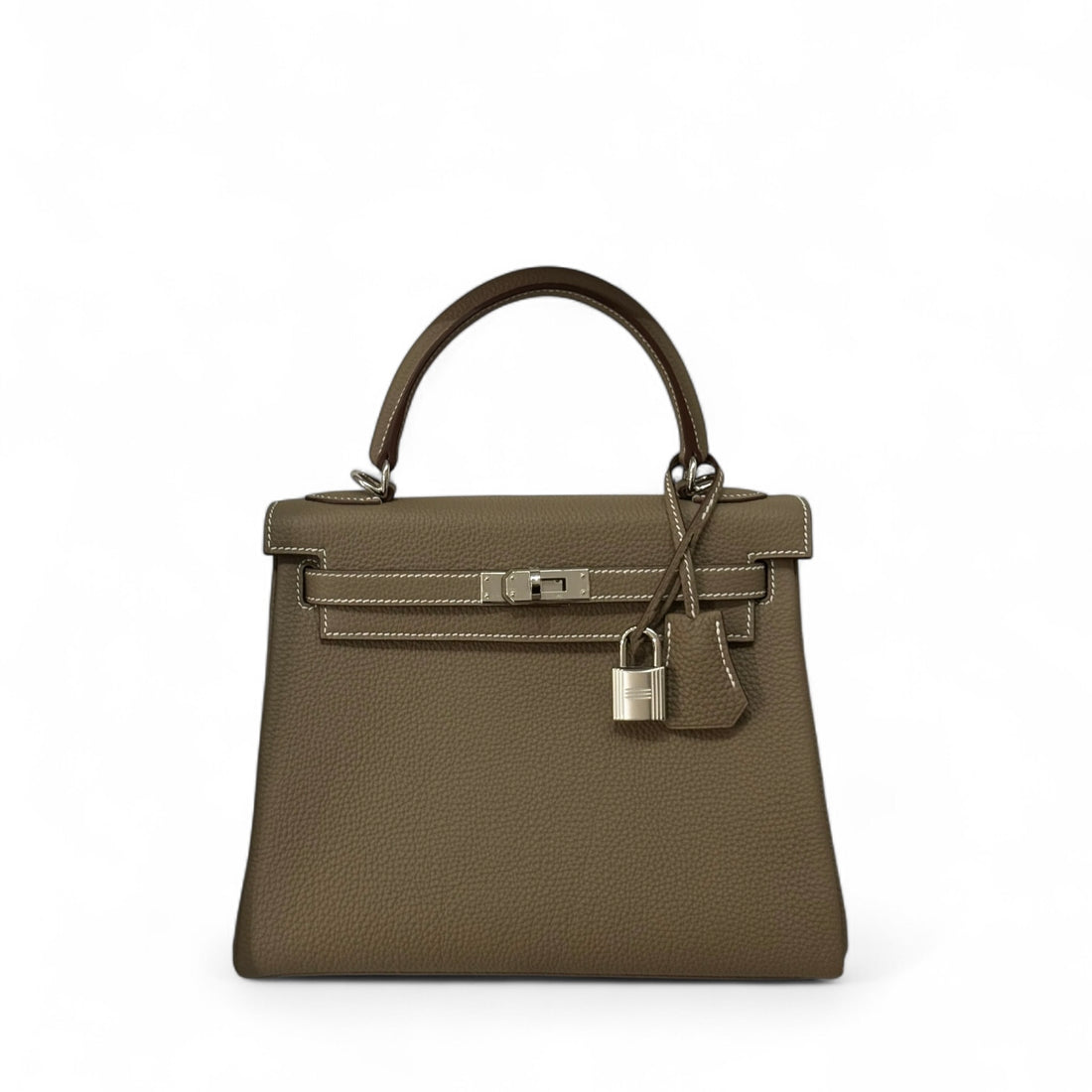 Hermès – Sac Kelly 25 Étoupe Togo Retourné PHW