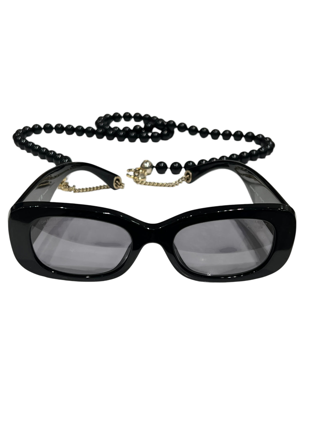 Chanel - solaires avec chaîne perlées noires