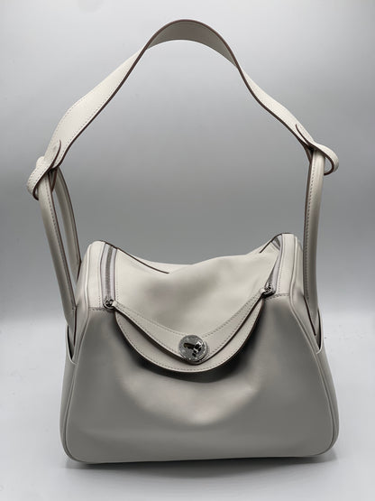 Hermès - Sac Lindy 26 Swift gris pale