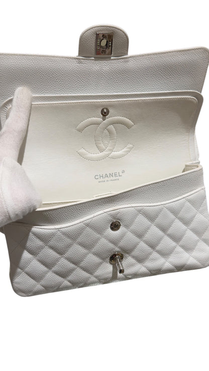 Chanel - Sac Timeless Moyen blanc caviar