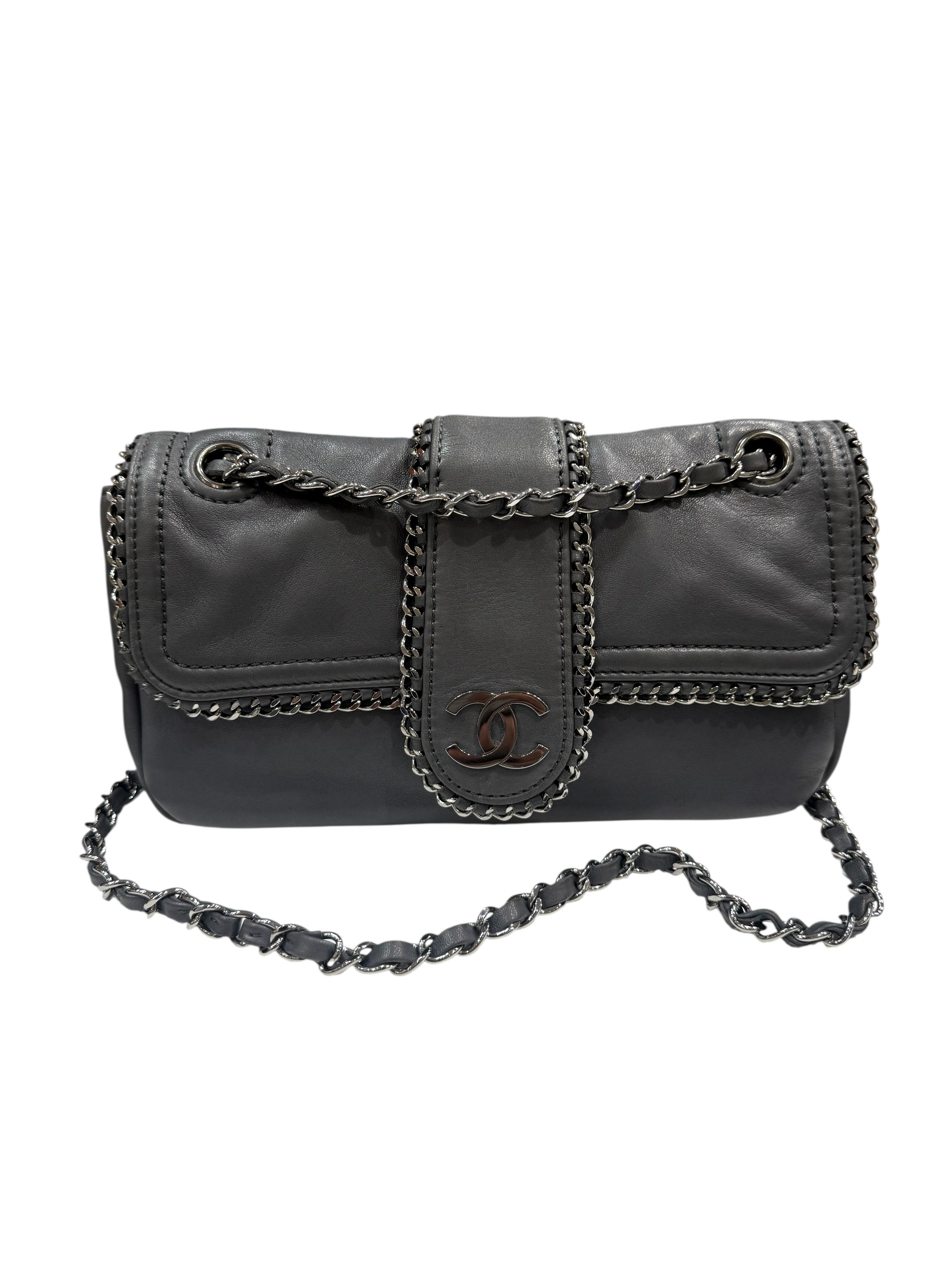 Chanel - Sac Baguette à Rabat Chain Around | Les Folies d’Eugénie