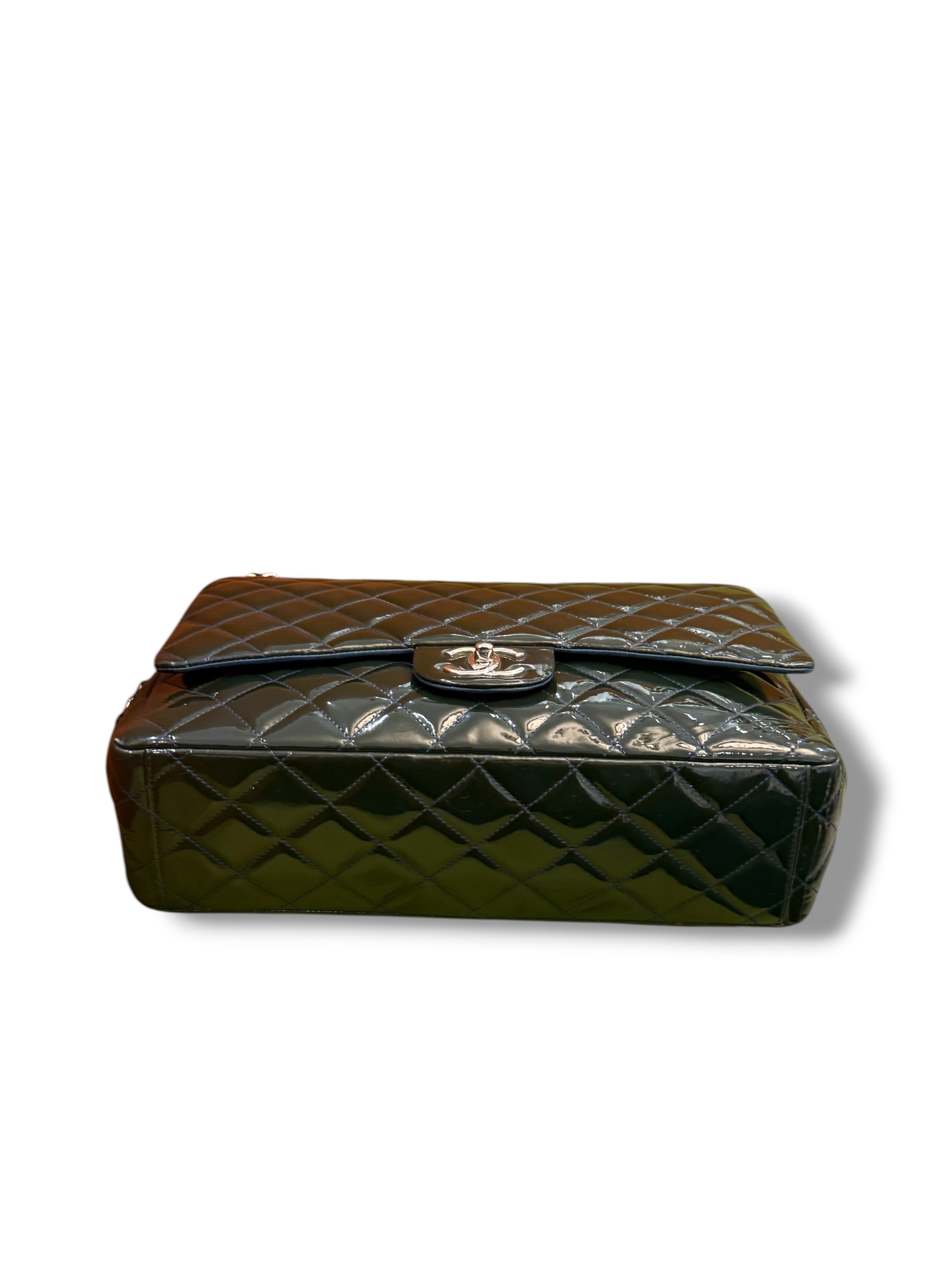 Chanel - Sac Classique 11:12 Maxi Jumbo en cuir vernis Vert