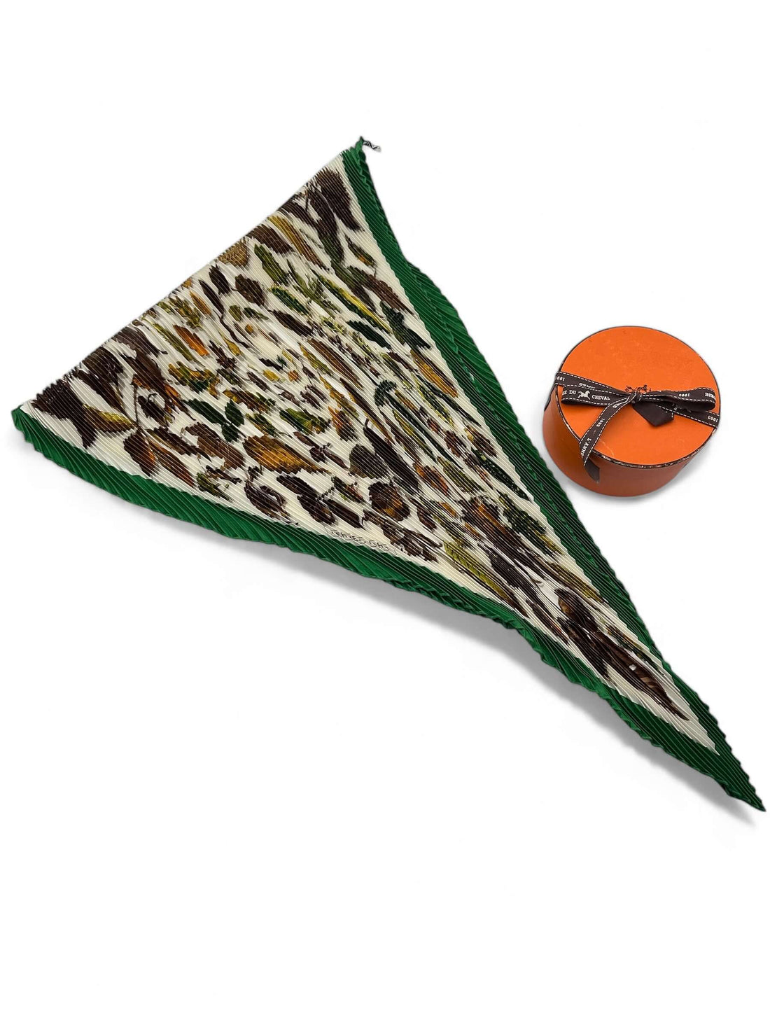 Hermès - Carré de soie plissé